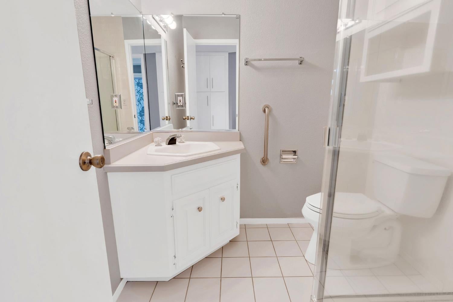 Davis, California, 95618, United States, 5 Bedrooms Bedrooms, ,4 BathroomsBathrooms,Residential,Active,1960157