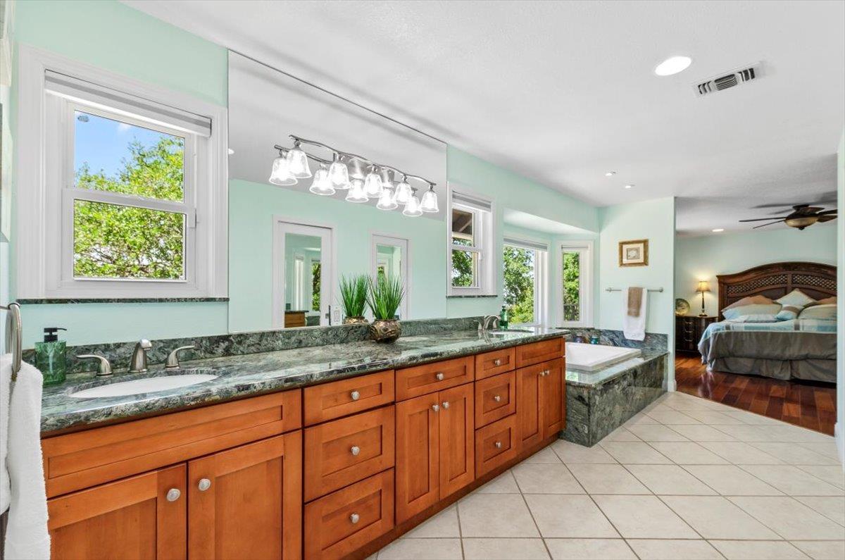El Dorado Hills, California, 95762, United States, 4 Bedrooms Bedrooms, ,3 BathroomsBathrooms,Residential,Active,1894237