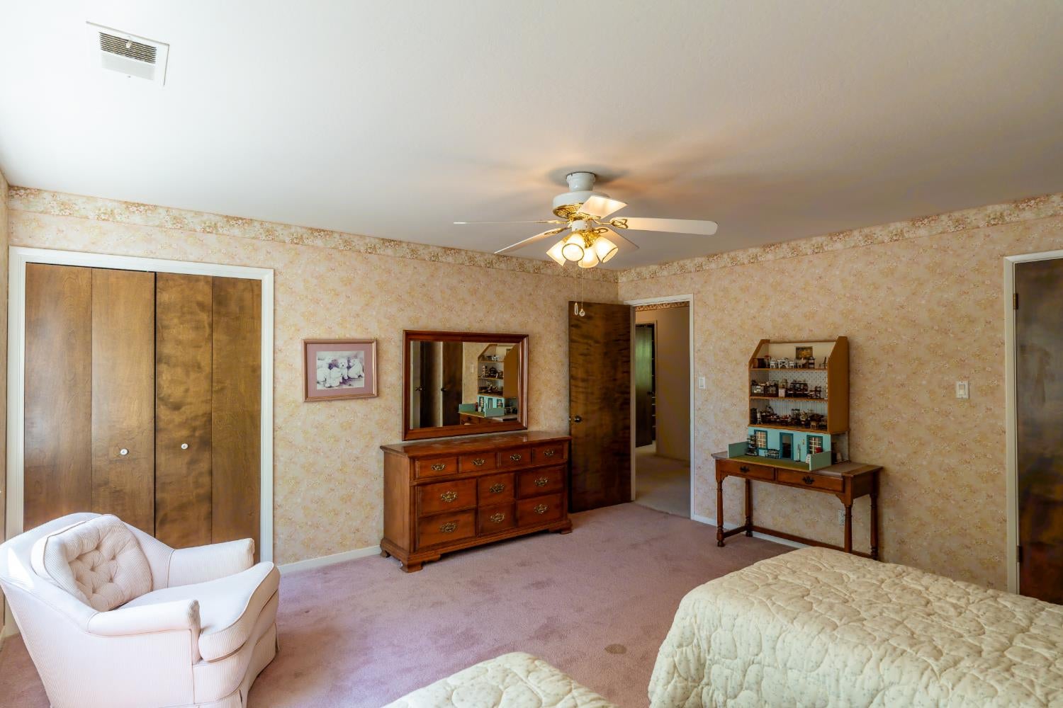 Woodland, California, 95695, United States, 5 Bedrooms Bedrooms, ,5 BathroomsBathrooms,Residential,Active,1907974