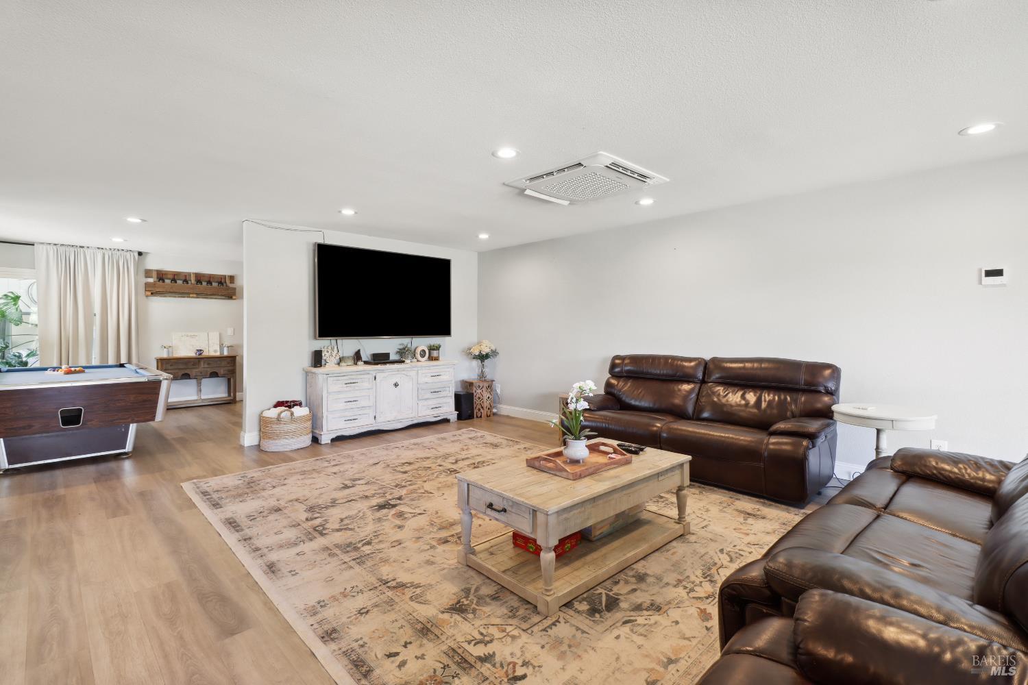 Winters, California, 95694, United States, 3 Bedrooms Bedrooms, ,2 BathroomsBathrooms,Residential,Active,1972159