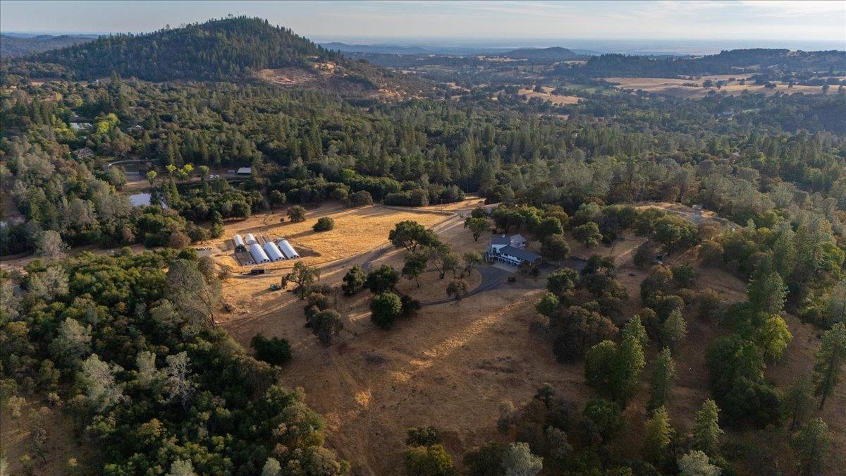 Penn Valley, California, 95946, United States, 4 Bedrooms Bedrooms, ,5 BathroomsBathrooms,Residential,Active,1941359