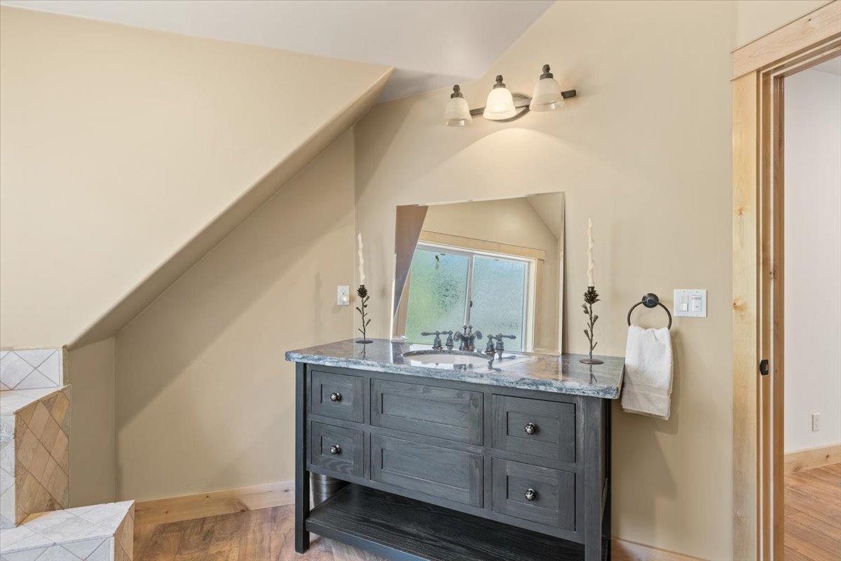 Nevada City, California, 95959, United States, 3 Bedrooms Bedrooms, ,4 BathroomsBathrooms,Residential,Active,1893237