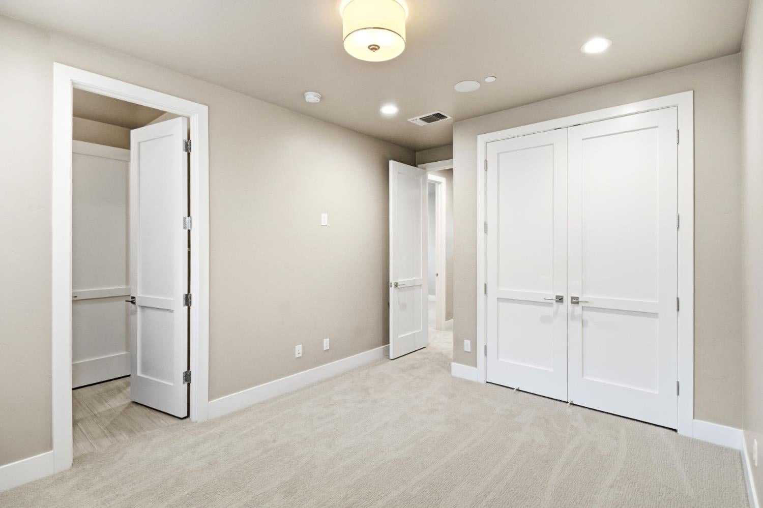 Sacramento, California, 95825, United States, 4 Bedrooms Bedrooms, ,4 BathroomsBathrooms,Residential,Active,1996302