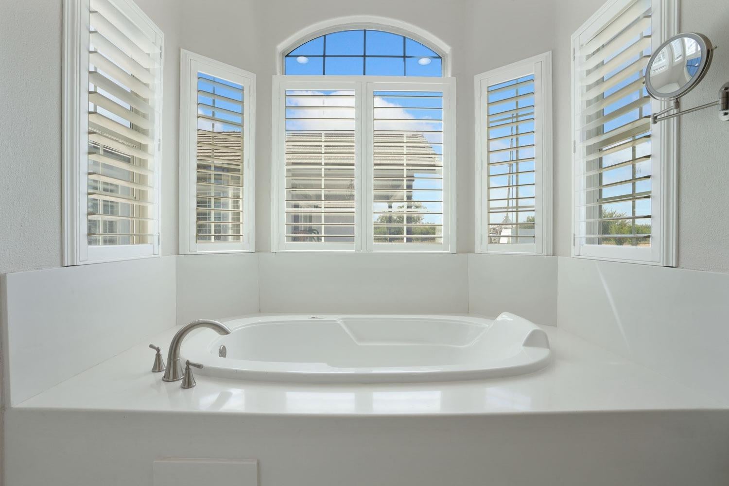 Manteca, California, 95336, United States, 4 Bedrooms Bedrooms, ,3 BathroomsBathrooms,Residential,Active,1946532