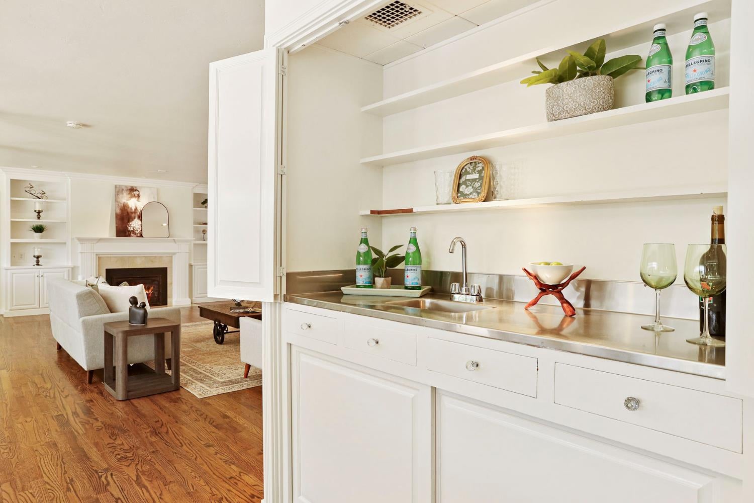 Modesto, California, 95350, United States, 4 Bedrooms Bedrooms, ,3 BathroomsBathrooms,Residential,Active,1877804