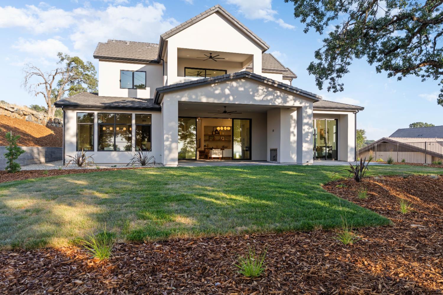 El Dorado Hills, California, 95762, United States, 5 Bedrooms Bedrooms, ,5 BathroomsBathrooms,Residential,Active,1998588