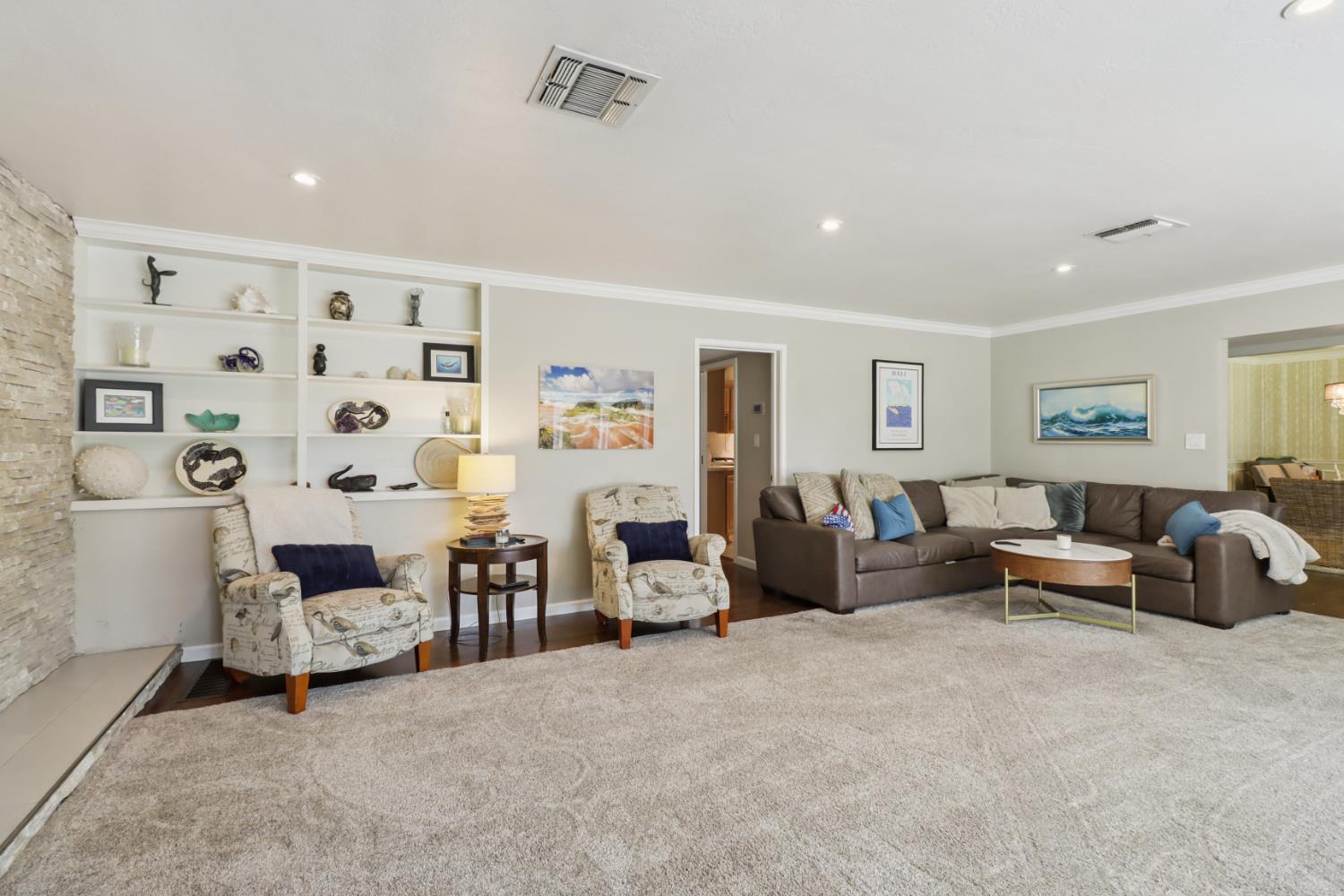 Carmichael, California, 95608, United States, 4 Bedrooms Bedrooms, ,3 BathroomsBathrooms,Residential,Active,1904149