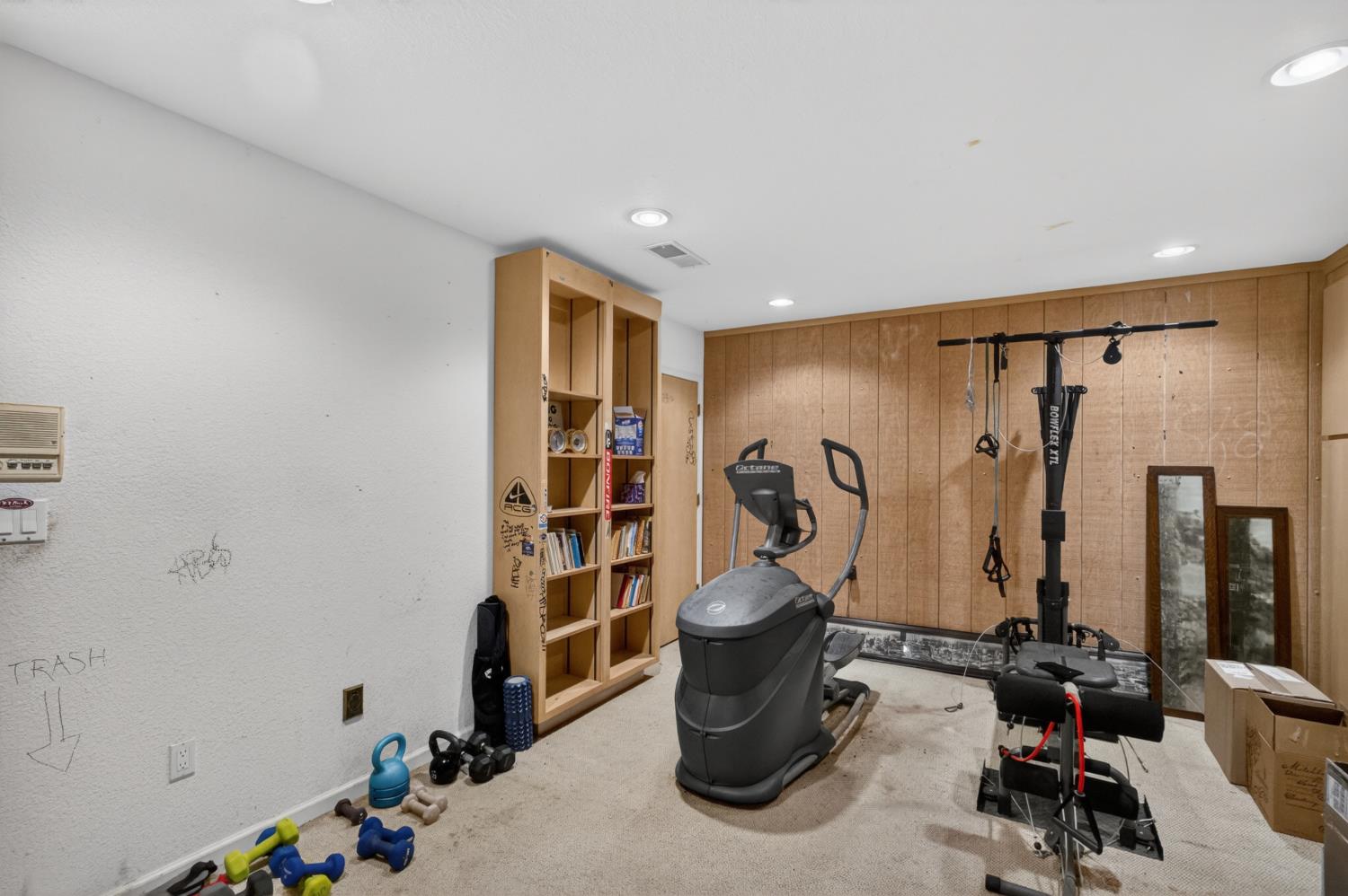 Woodland, California, 95776, United States, 5 Bedrooms Bedrooms, ,3 BathroomsBathrooms,Residential,Pending,2045625