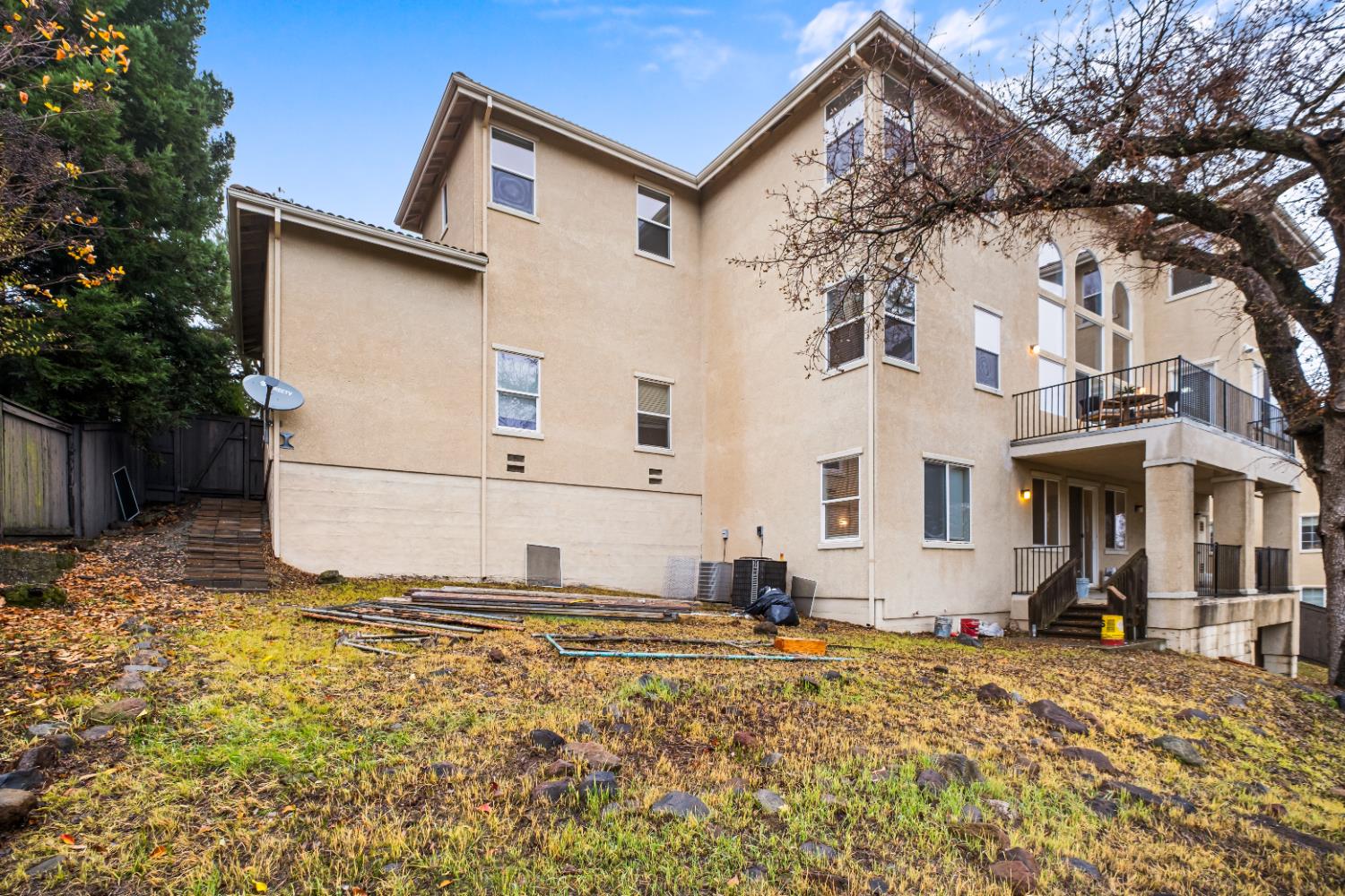 Roseville, California, 95661, United States, 5 Bedrooms Bedrooms, ,4 BathroomsBathrooms,Residential,Active,2006825