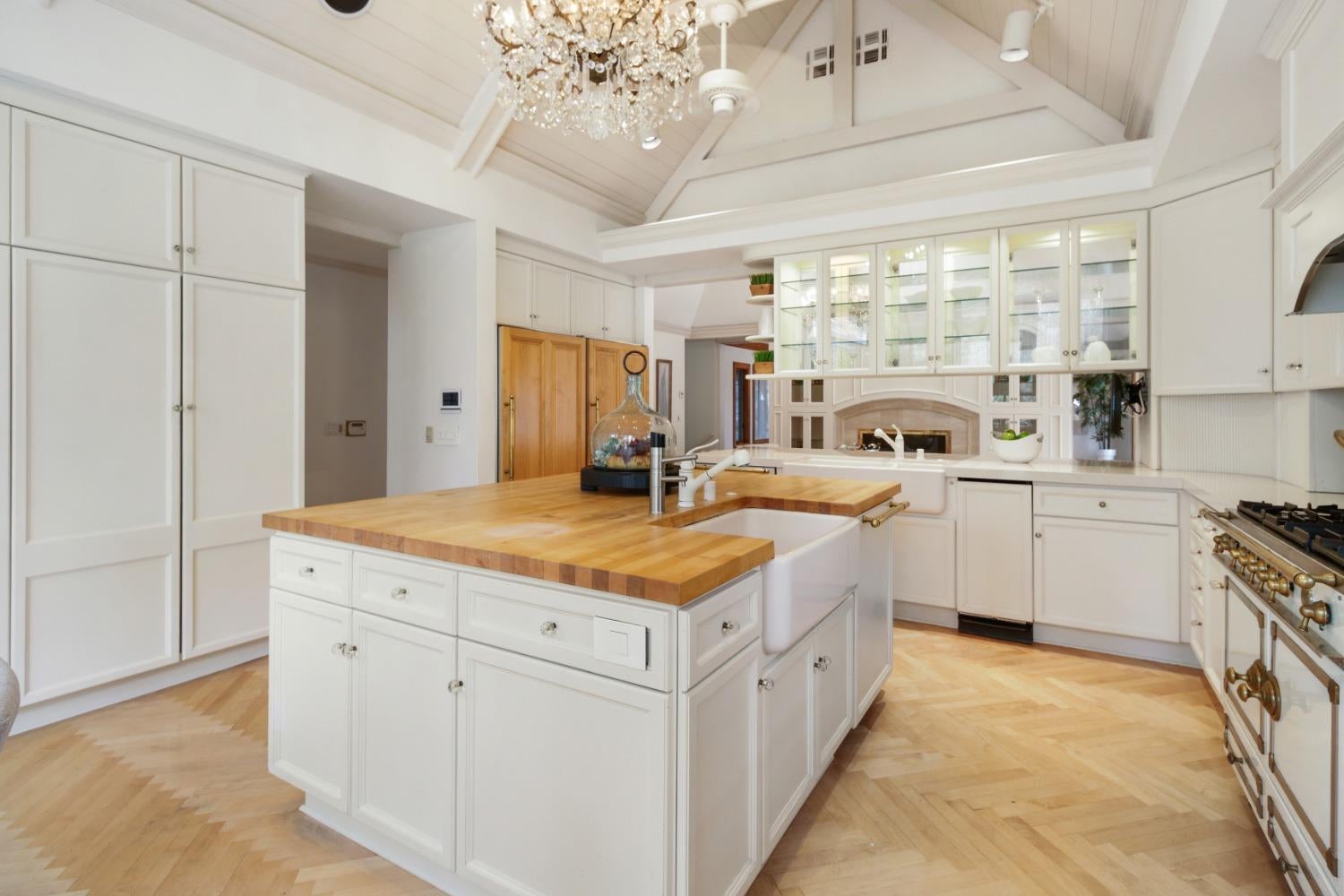 Sacramento, California, 95827, United States, 6 Bedrooms Bedrooms, ,7 BathroomsBathrooms,Residential,Active,1898041