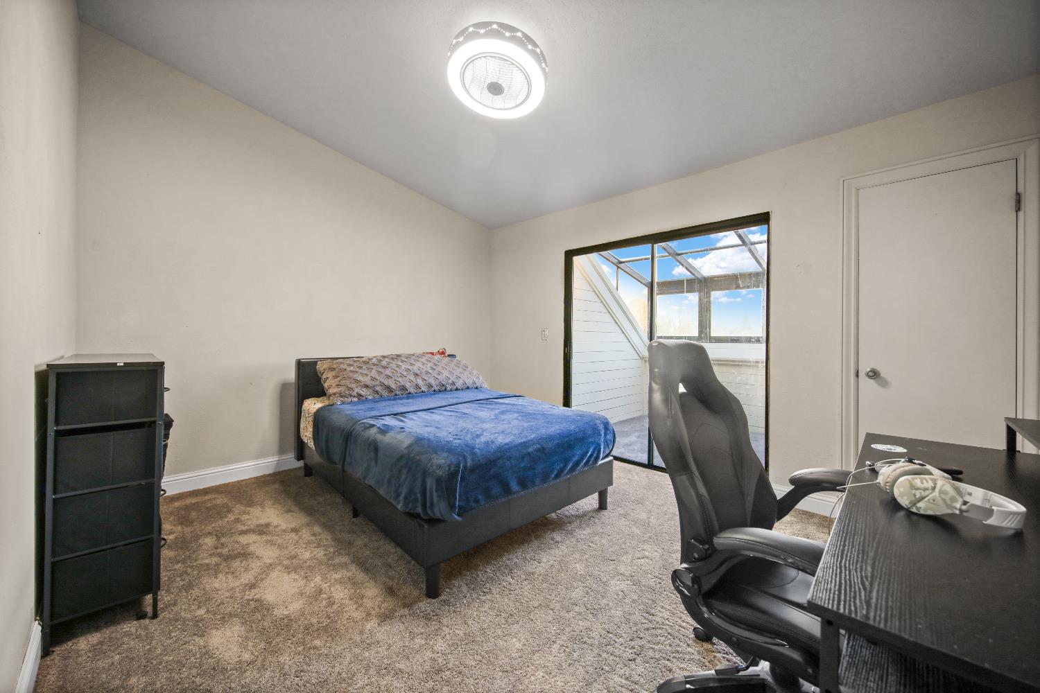 Stockton, California, 95219, United States, 4 Bedrooms Bedrooms, ,5 BathroomsBathrooms,Residential,Active,1970940