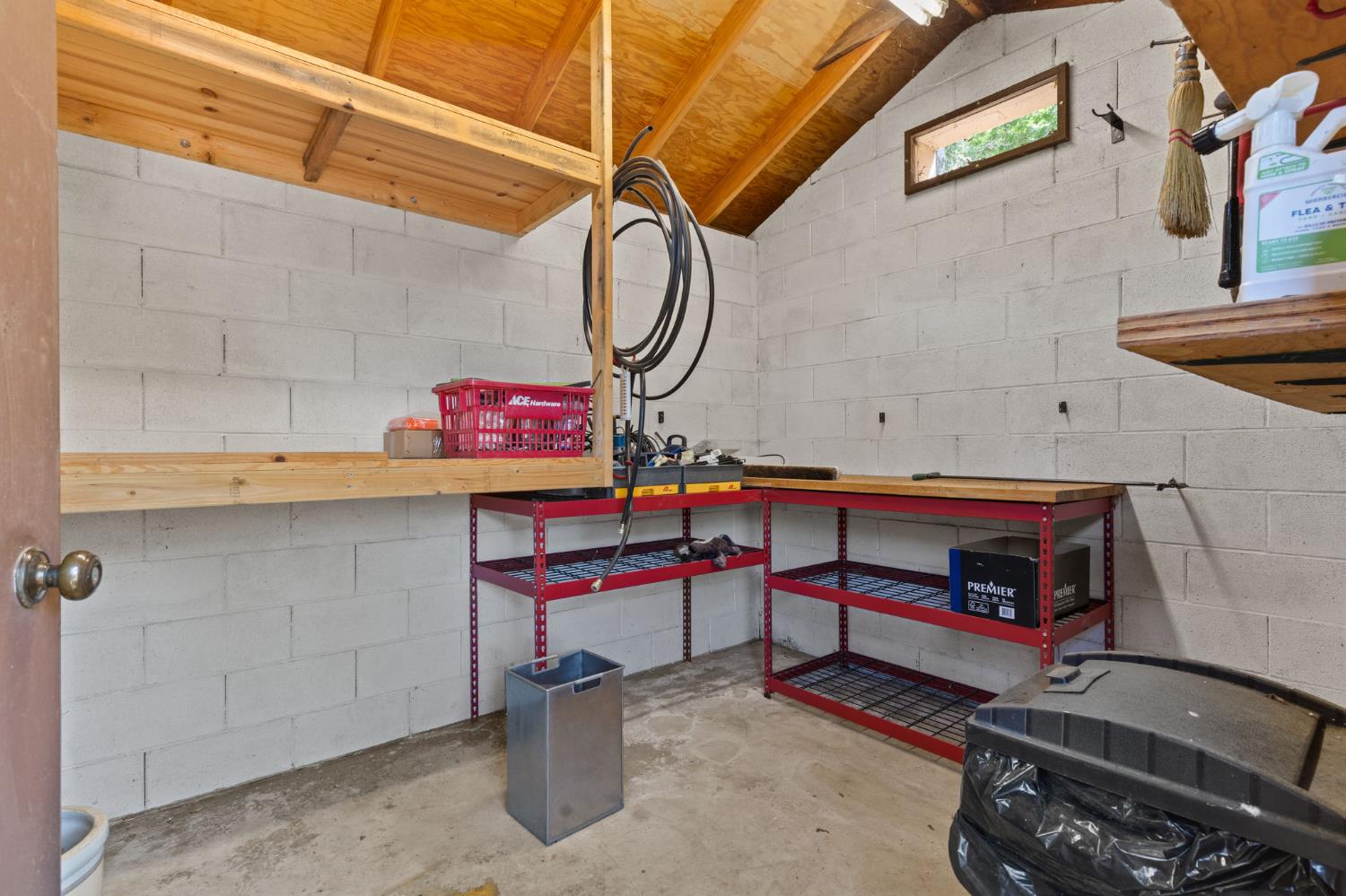 Sutter Creek, California, 95685, United States, 2 Bedrooms Bedrooms, ,4 BathroomsBathrooms,Residential,Active,2038151