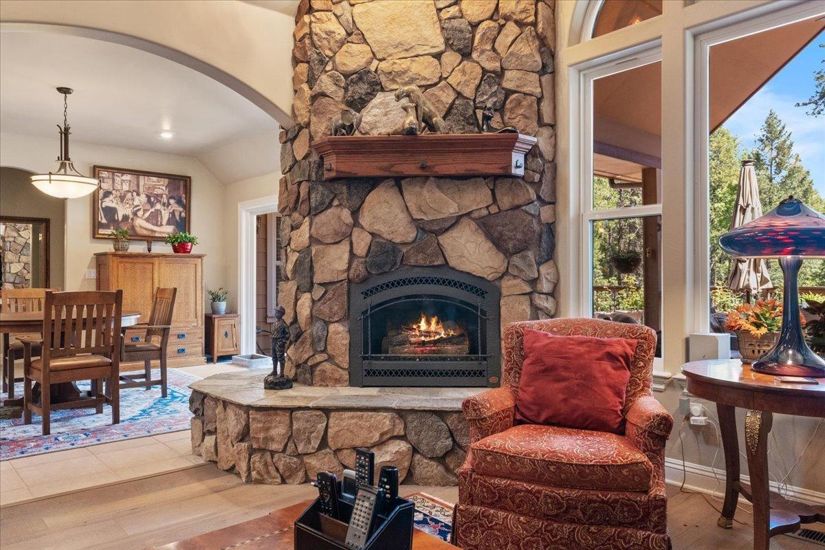 Grass Valley, California, 95945, United States, 4 Bedrooms Bedrooms, ,4 BathroomsBathrooms,Residential,Active,2015811