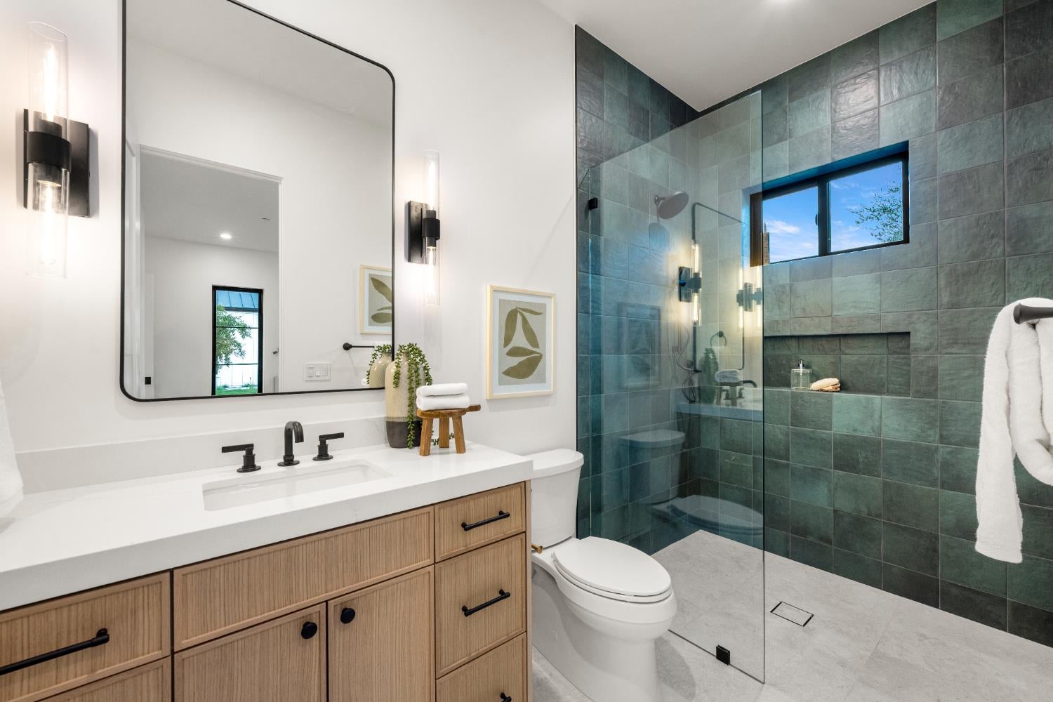 Newcastle, California, 95658, United States, 4 Bedrooms Bedrooms, ,6 BathroomsBathrooms,Residential,Active,1973288