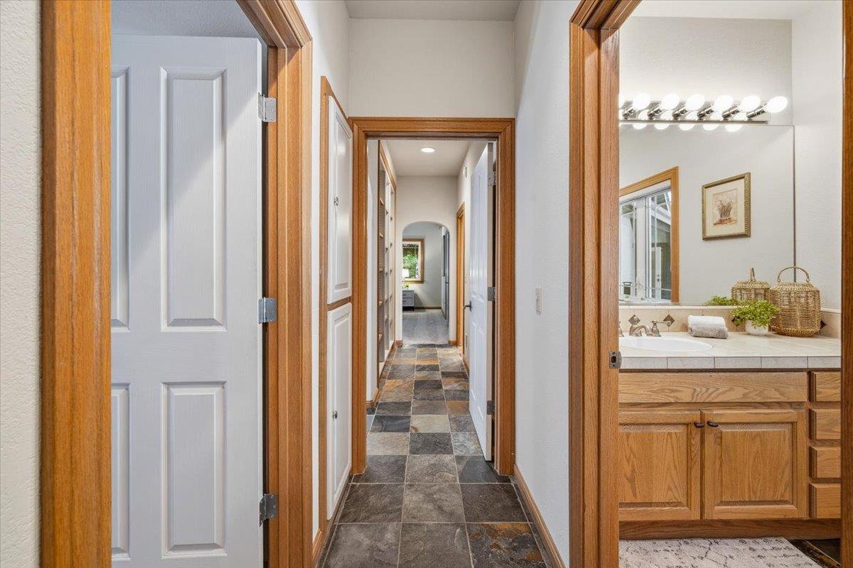 Nevada City, California, 95959, United States, 3 Bedrooms Bedrooms, ,3 BathroomsBathrooms,Residential,Active,2043425