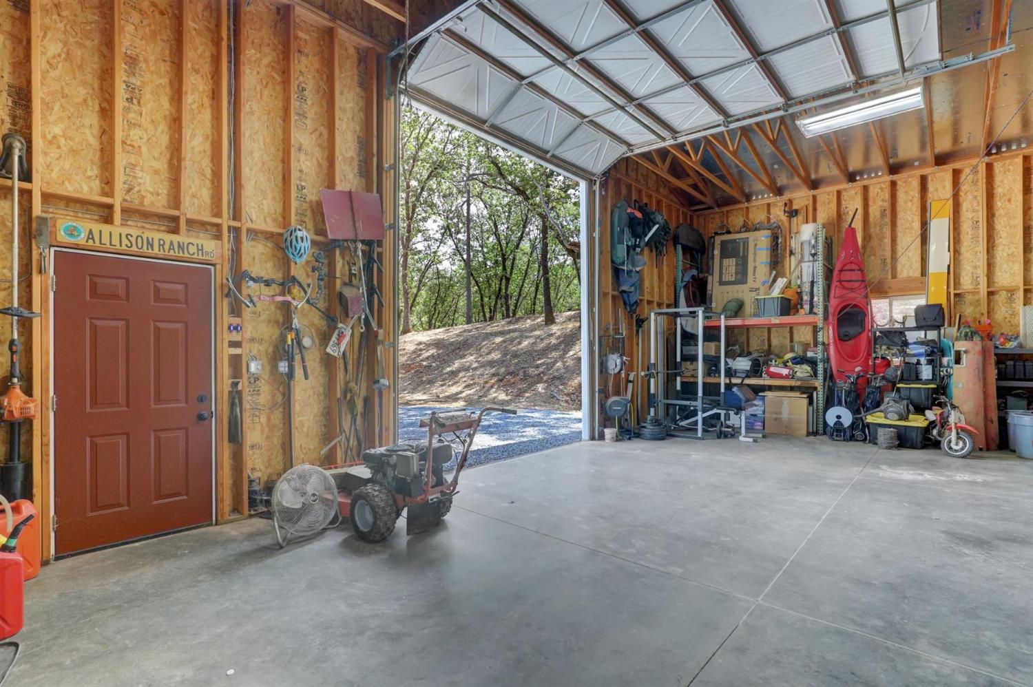 Grass Valley, California, 95949, United States, 4 Bedrooms Bedrooms, ,5 BathroomsBathrooms,Residential,Active,1941342
