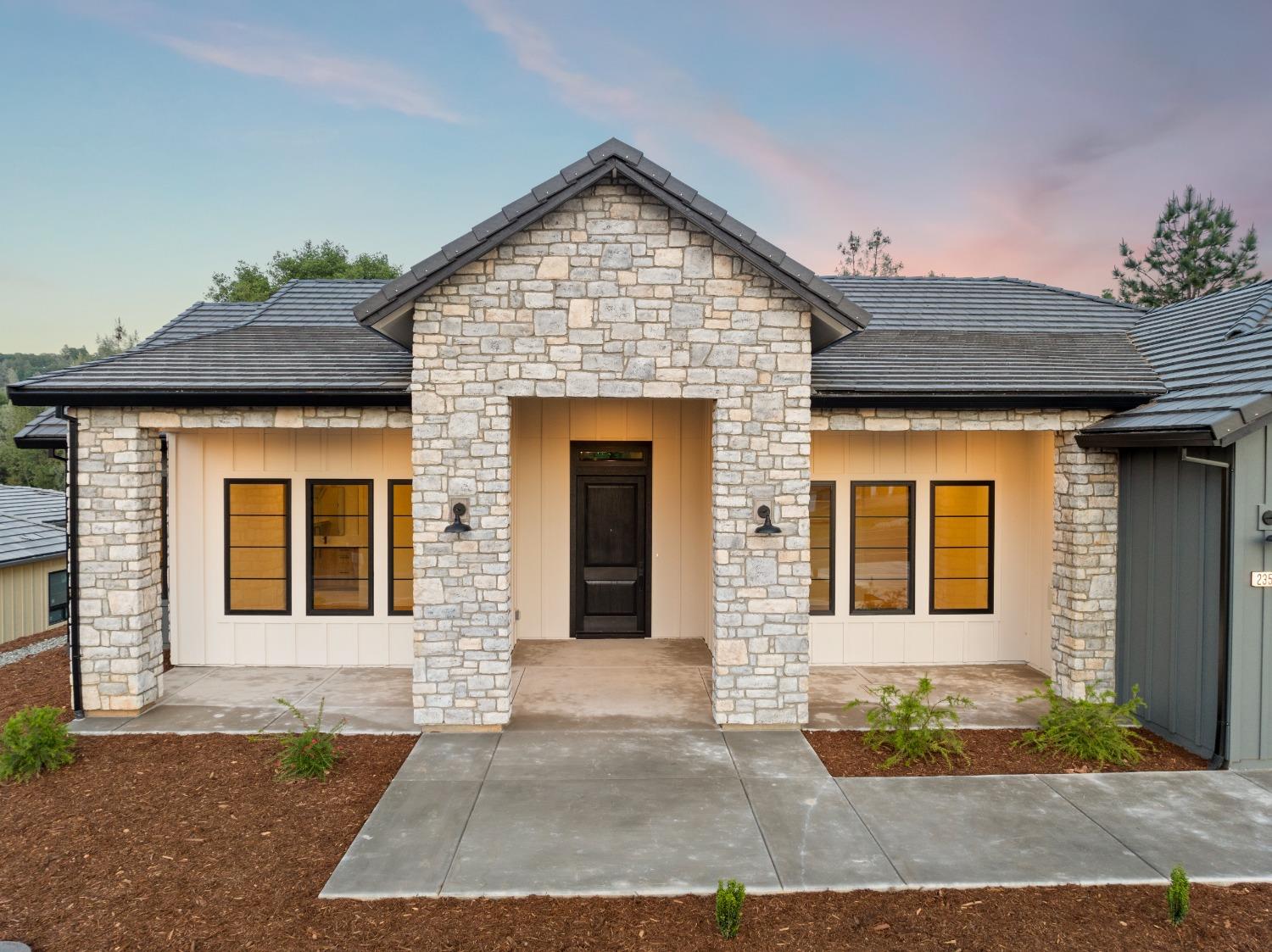 Auburn, California, 95602, United States, 4 Bedrooms Bedrooms, ,3 BathroomsBathrooms,Residential,Active,1943769