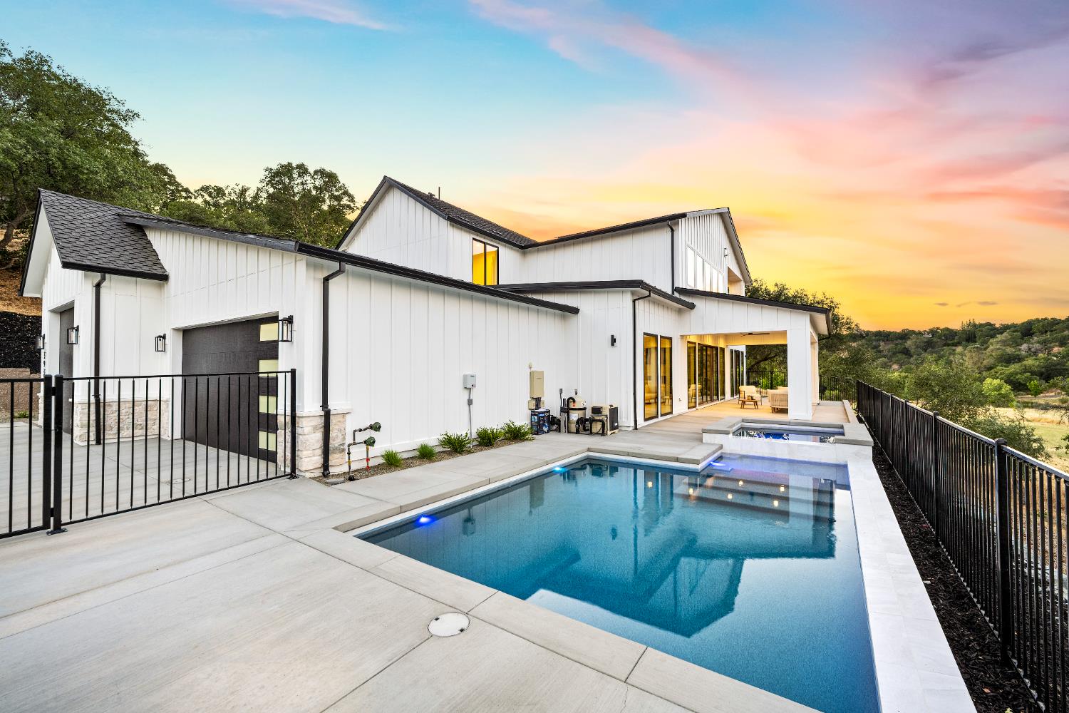 Loomis, California, 95650, United States, 5 Bedrooms Bedrooms, ,4 BathroomsBathrooms,Residential,Active,1959535