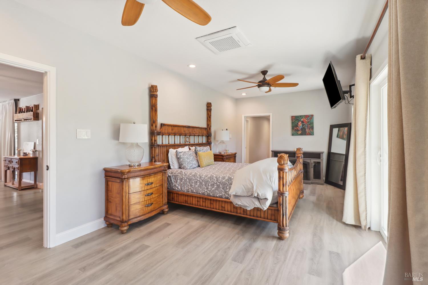 Winters, California, 95694, United States, 3 Bedrooms Bedrooms, ,2 BathroomsBathrooms,Residential,Active,1972159