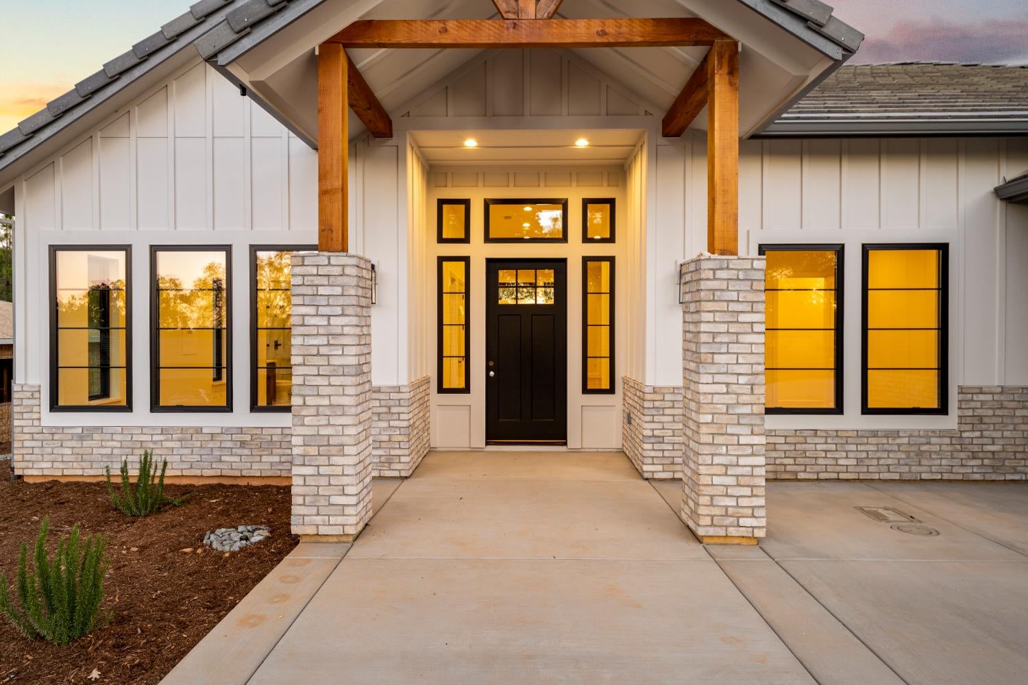 Auburn, California, 95602, United States, 4 Bedrooms Bedrooms, ,3 BathroomsBathrooms,Residential,Active,2003545