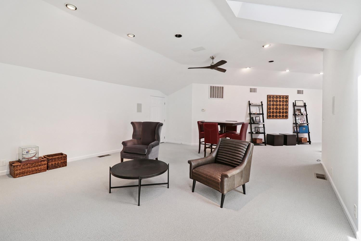 Carmichael, California, 95608, United States, 4 Bedrooms Bedrooms, ,3 BathroomsBathrooms,Residential,Active,2007341