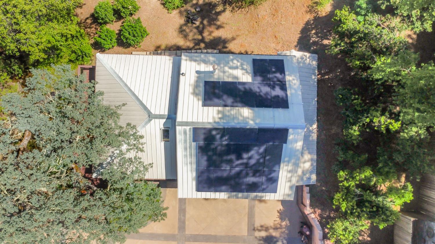 Sutter Creek, California, 95685, United States, 2 Bedrooms Bedrooms, ,4 BathroomsBathrooms,Residential,Active,2038151
