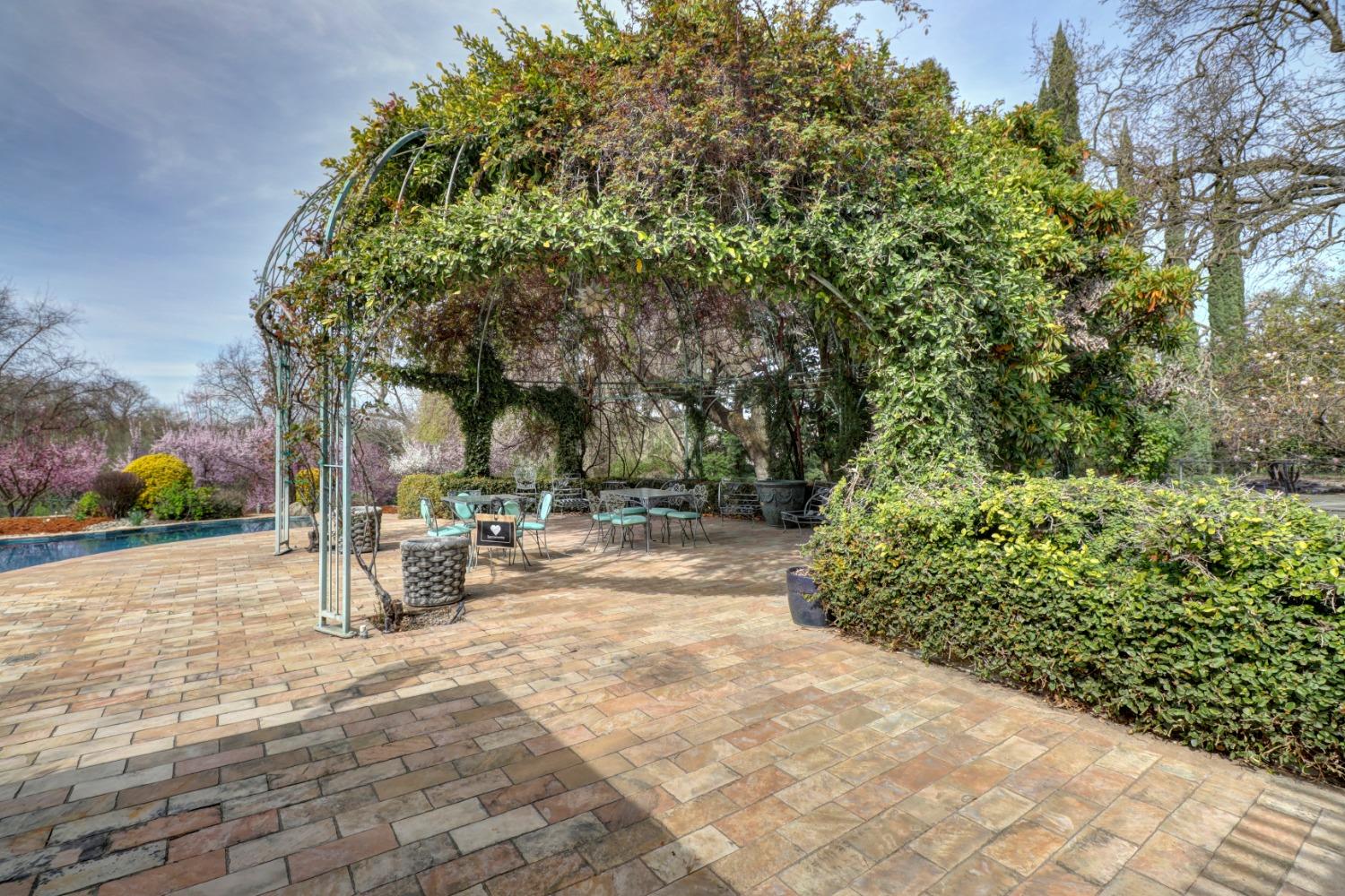 Sacramento, California, 95827, United States, 6 Bedrooms Bedrooms, ,7 BathroomsBathrooms,Residential,Active,1898041