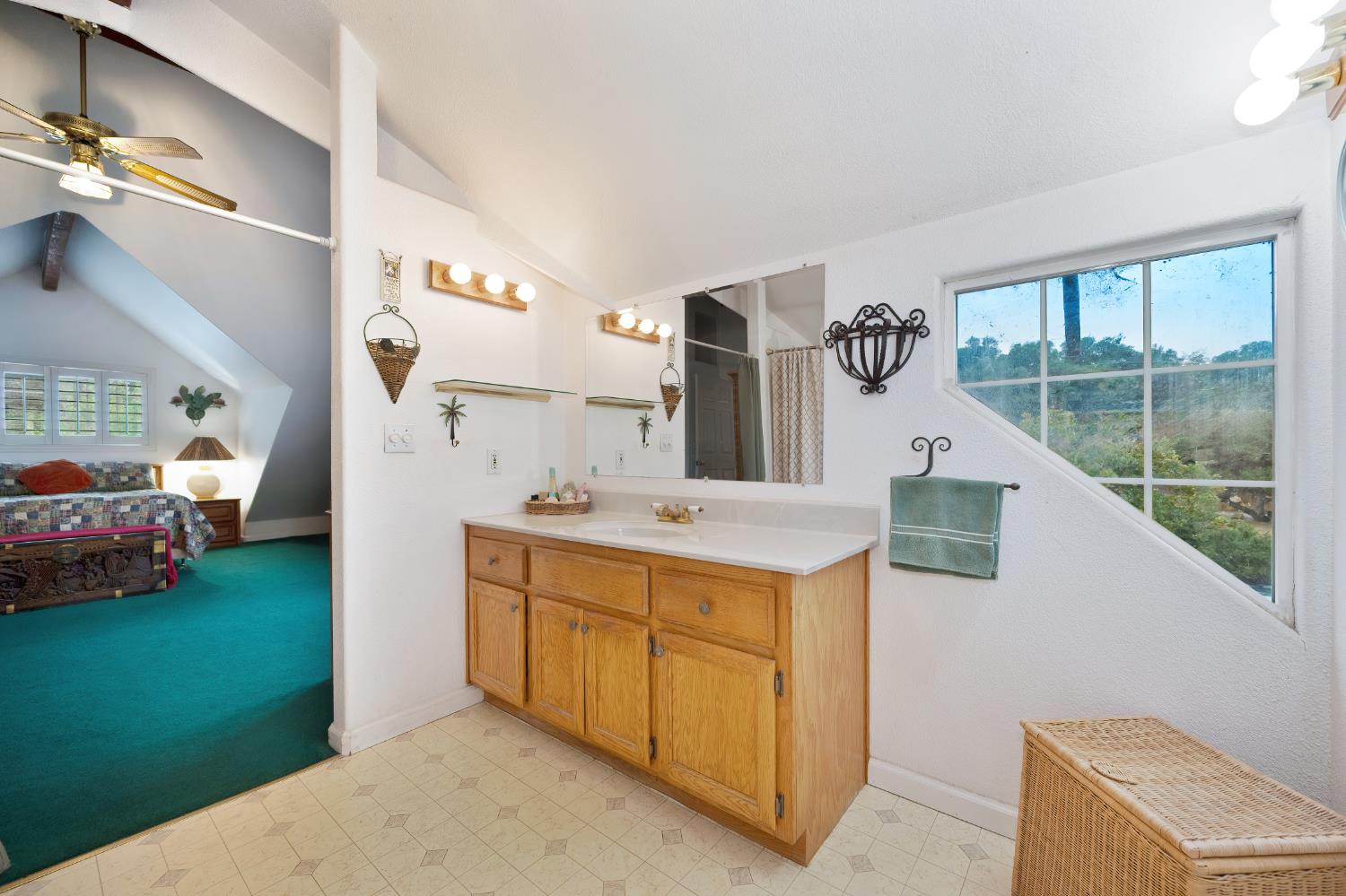 Coloma, California, 95613, United States, 3 Bedrooms Bedrooms, ,3 BathroomsBathrooms,Residential,Active,2007129