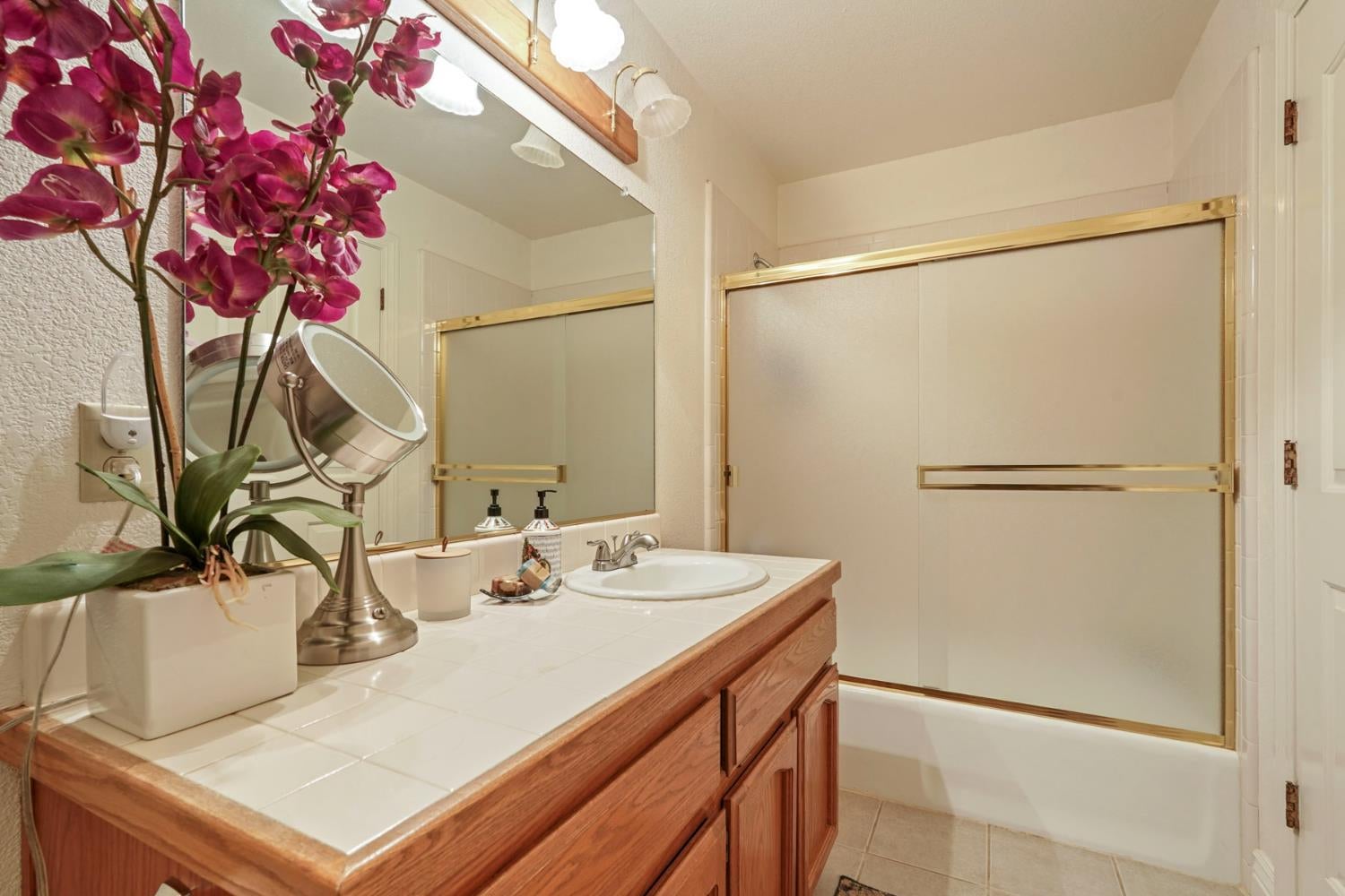 Lodi, California, 95240, United States, 3 Bedrooms Bedrooms, ,3 BathroomsBathrooms,Residential,Active,2001349