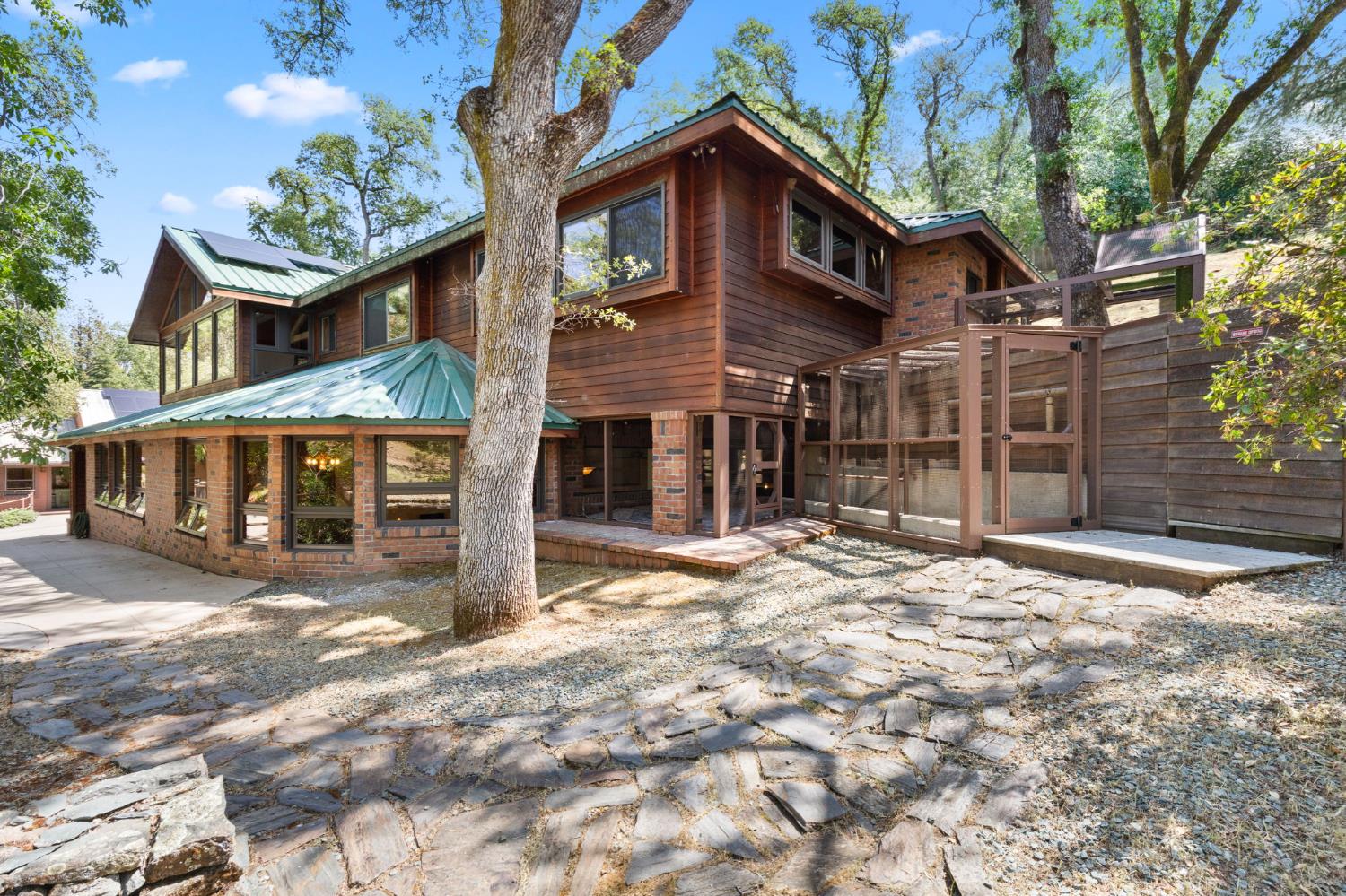 Sutter Creek, California, 95685, United States, 2 Bedrooms Bedrooms, ,4 BathroomsBathrooms,Residential,Active,2038151