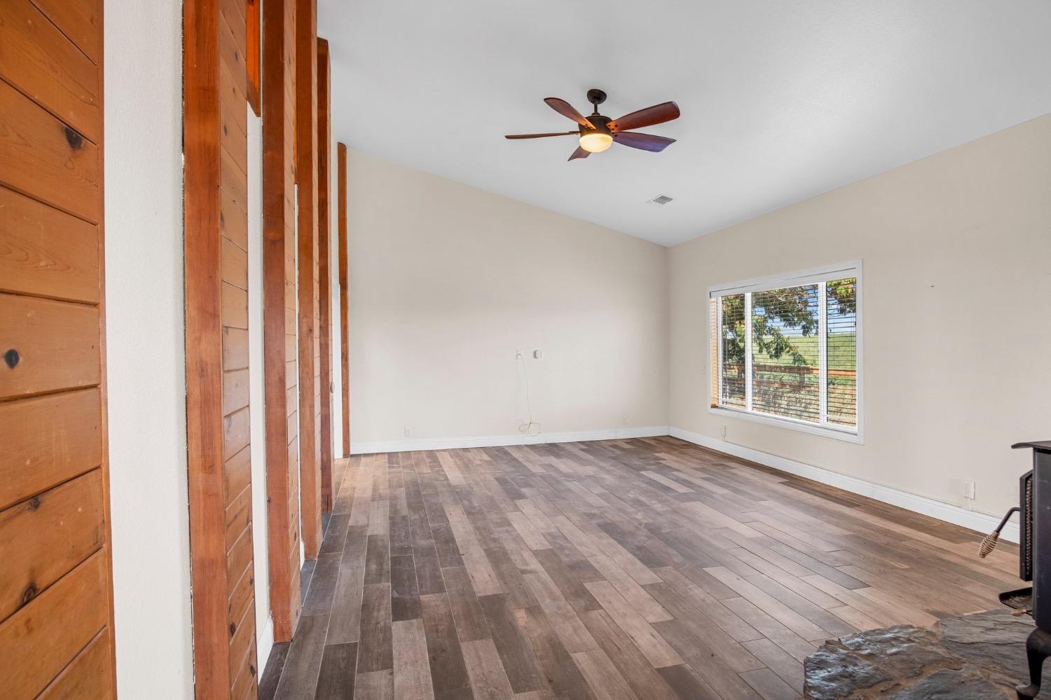 Snelling, California, 95369, United States, 4 Bedrooms Bedrooms, ,3 BathroomsBathrooms,Residential,Active,1929456