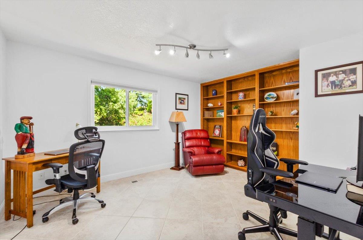 El Dorado Hills, California, 95762, United States, 4 Bedrooms Bedrooms, ,3 BathroomsBathrooms,Residential,Active,1894237