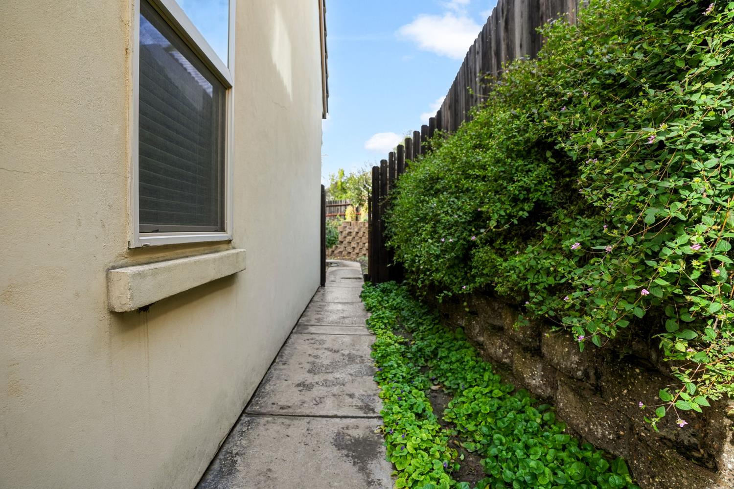 Folsom, California, 95630, United States, 4 Bedrooms Bedrooms, ,4 BathroomsBathrooms,Residential,Active,2008257