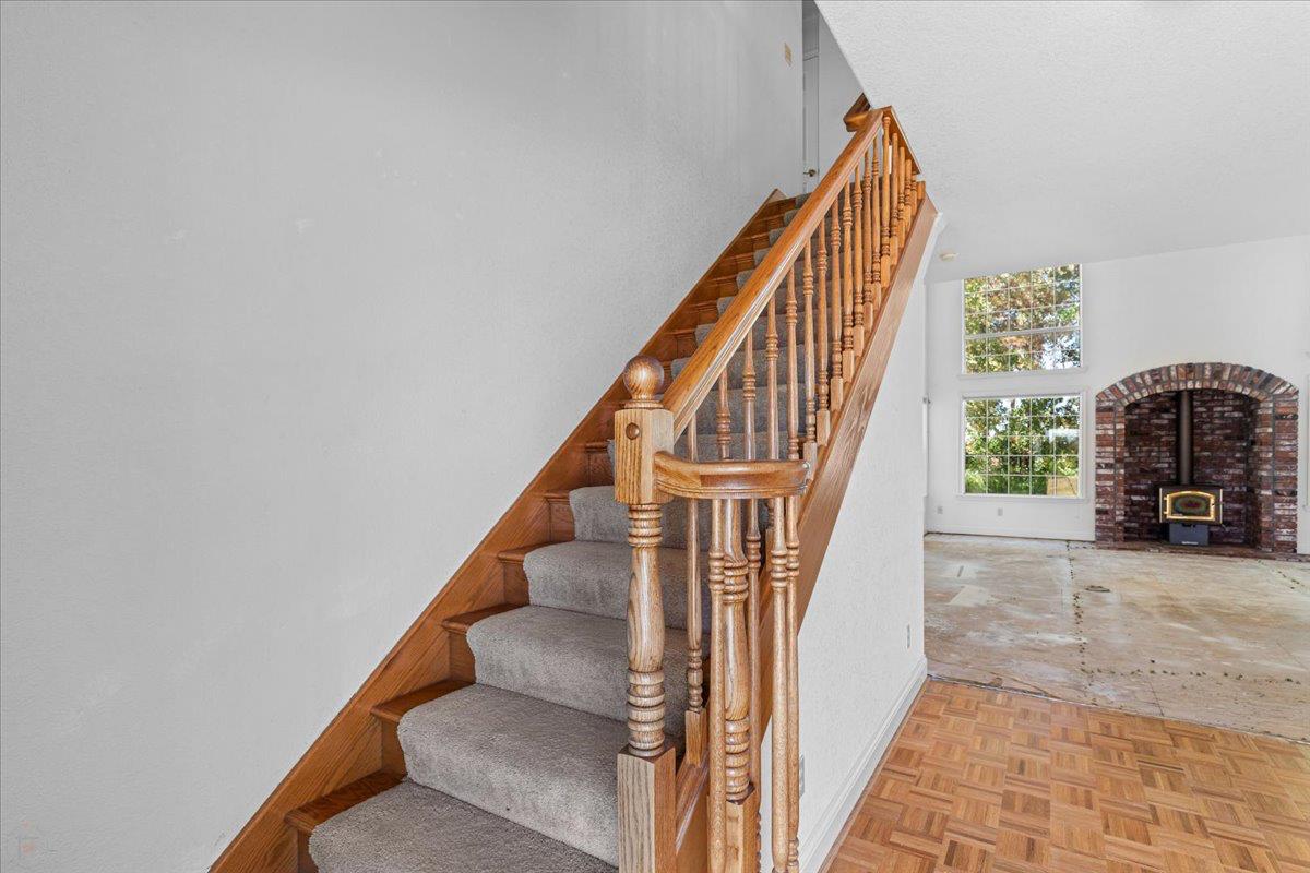 Galt, California, 95632, United States, 3 Bedrooms Bedrooms, ,3 BathroomsBathrooms,Residential,Active,1922295