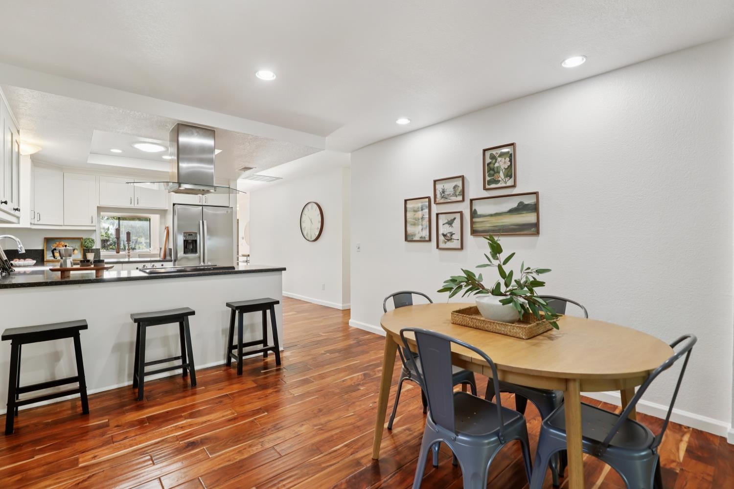 Davis, California, 95616, United States, 3 Bedrooms Bedrooms, ,3 BathroomsBathrooms,Residential,Active,1922309