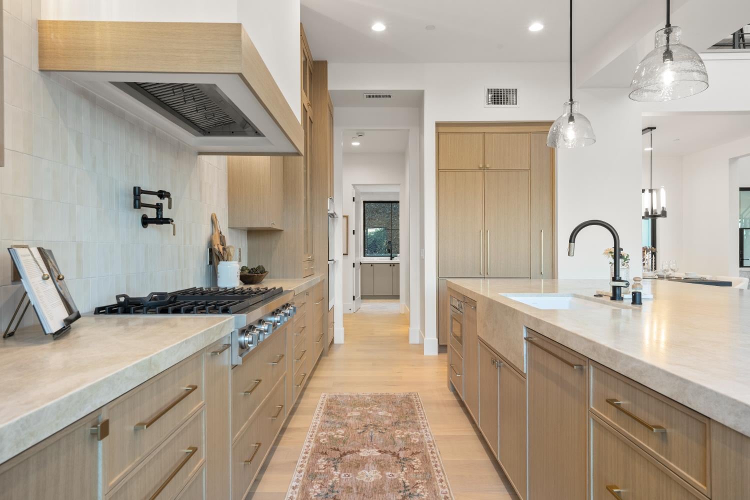 Loomis, California, 95650, United States, 5 Bedrooms Bedrooms, ,4 BathroomsBathrooms,Residential,Active,1959535