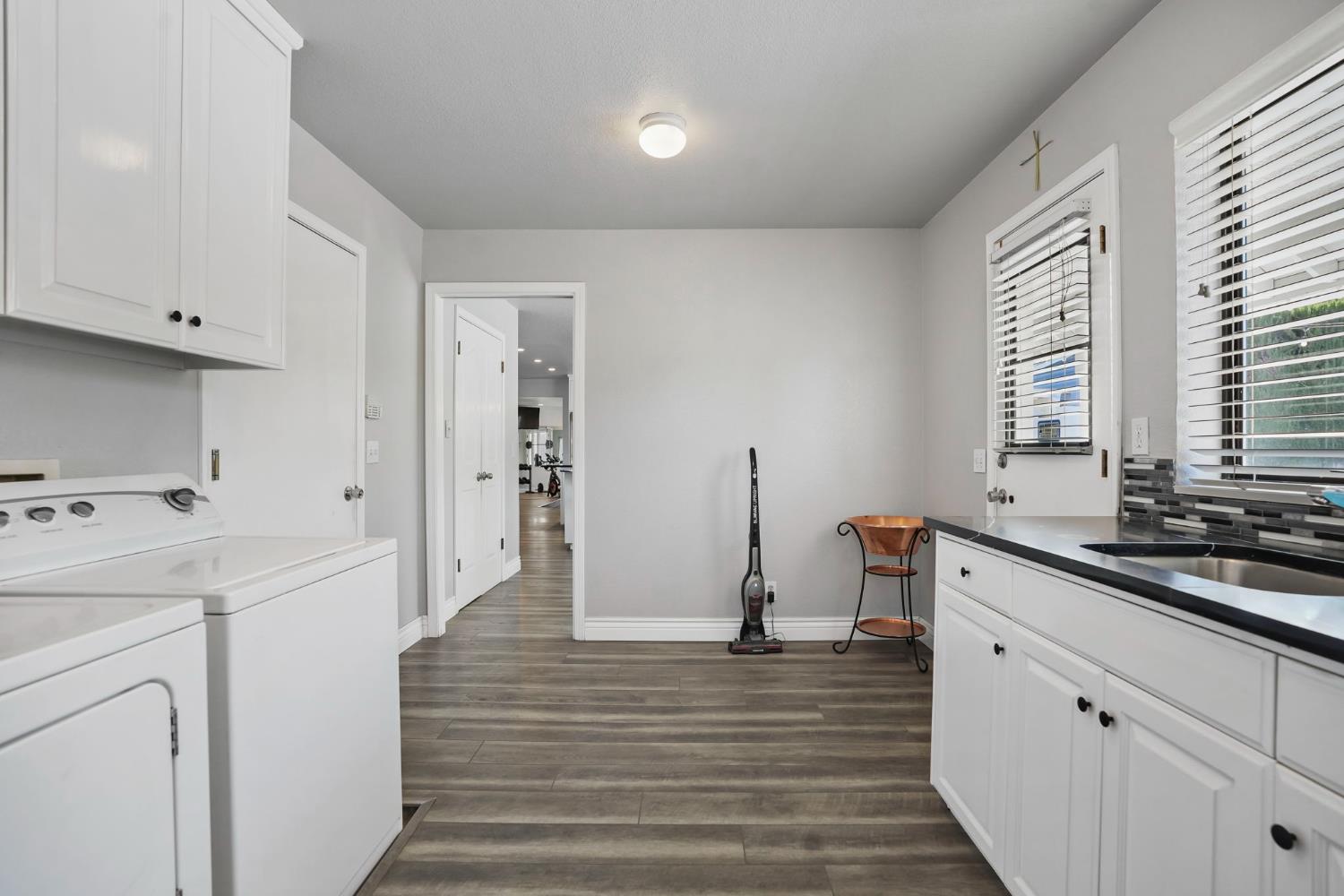 Modesto, California, 95356, United States, 4 Bedrooms Bedrooms, ,4 BathroomsBathrooms,Residential,Active,2045551