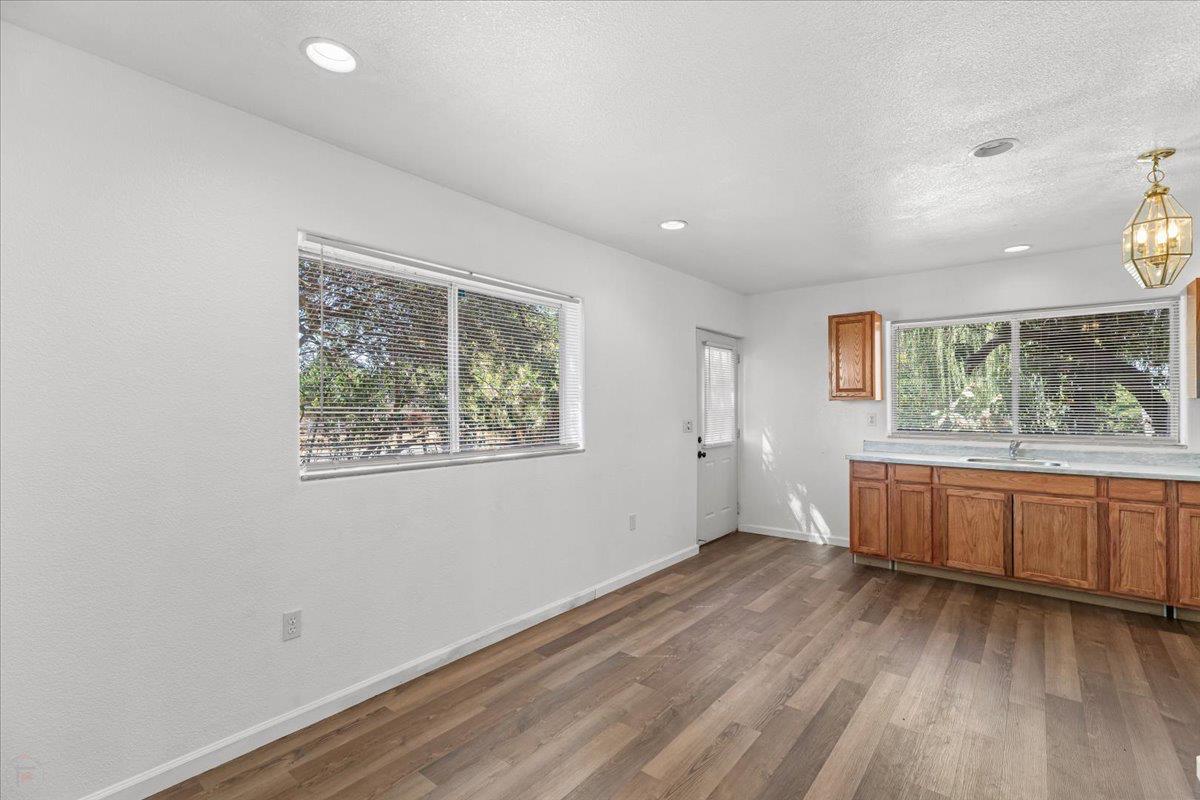 Galt, California, 95632, United States, 3 Bedrooms Bedrooms, ,3 BathroomsBathrooms,Residential,Active,1922295