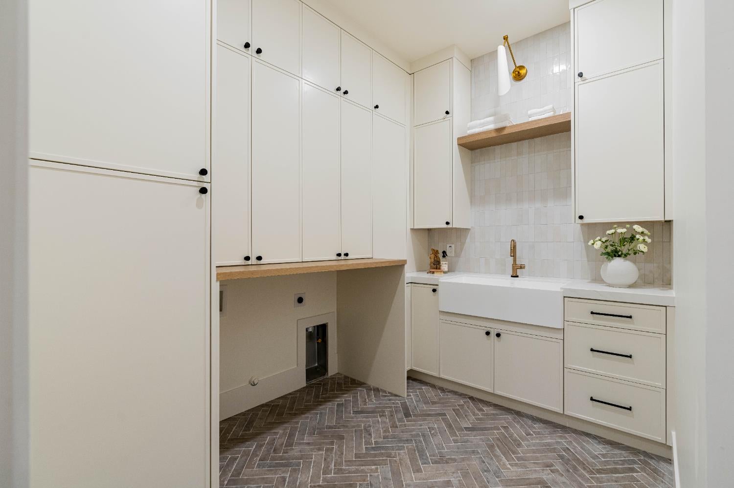 El Dorado Hills, California, 95762, United States, 5 Bedrooms Bedrooms, ,5 BathroomsBathrooms,Residential,Active,1998588