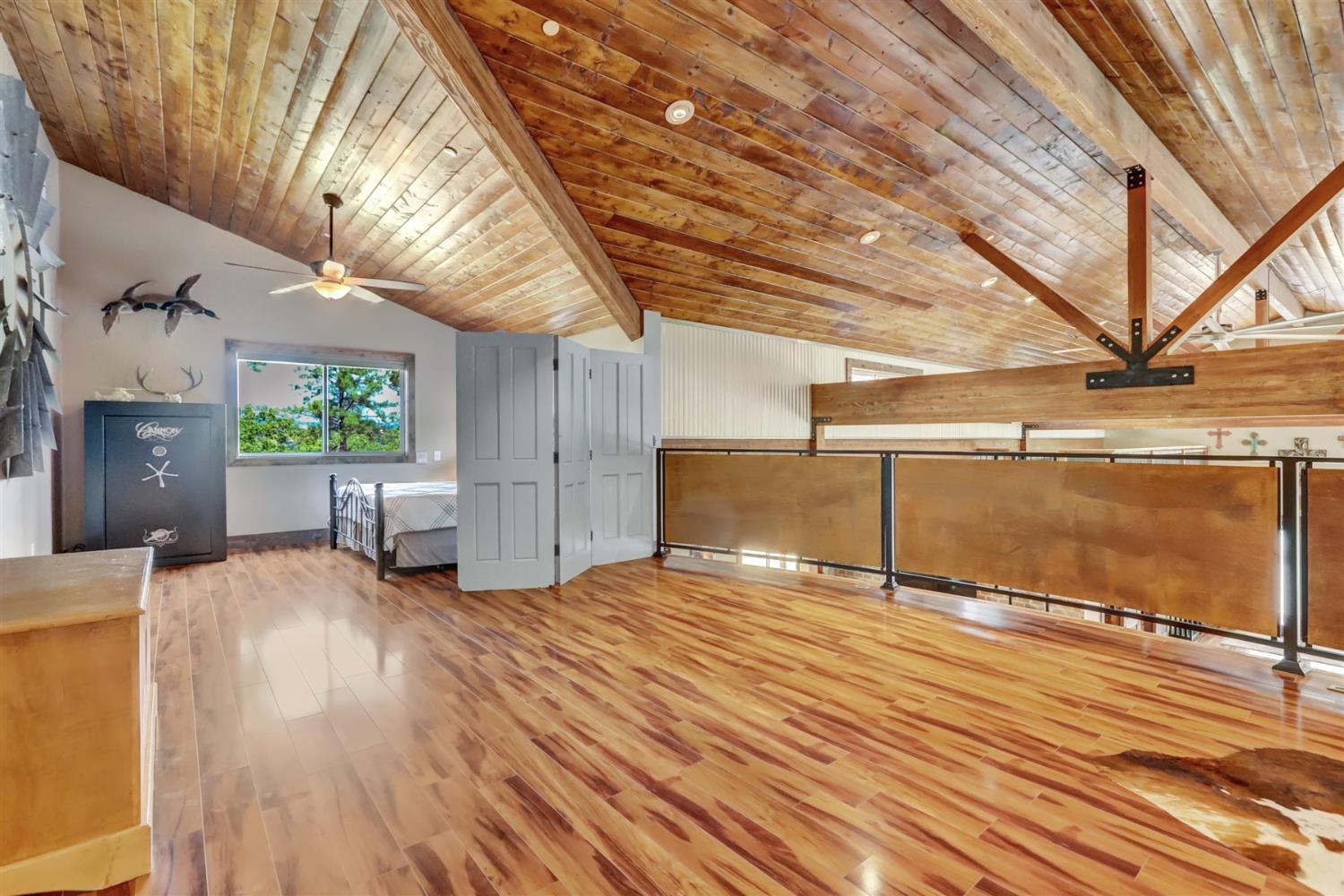 Grass Valley, California, 95949, United States, 4 Bedrooms Bedrooms, ,5 BathroomsBathrooms,Residential,Active,1941342
