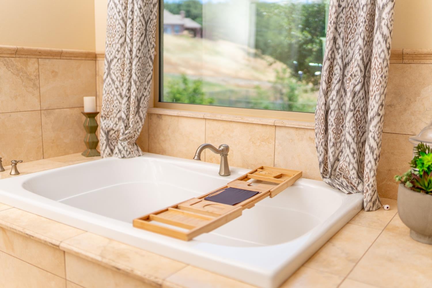 Shingle Springs, California, 95682, United States, ,4 BathroomsBathrooms,Residential,Active,1829887