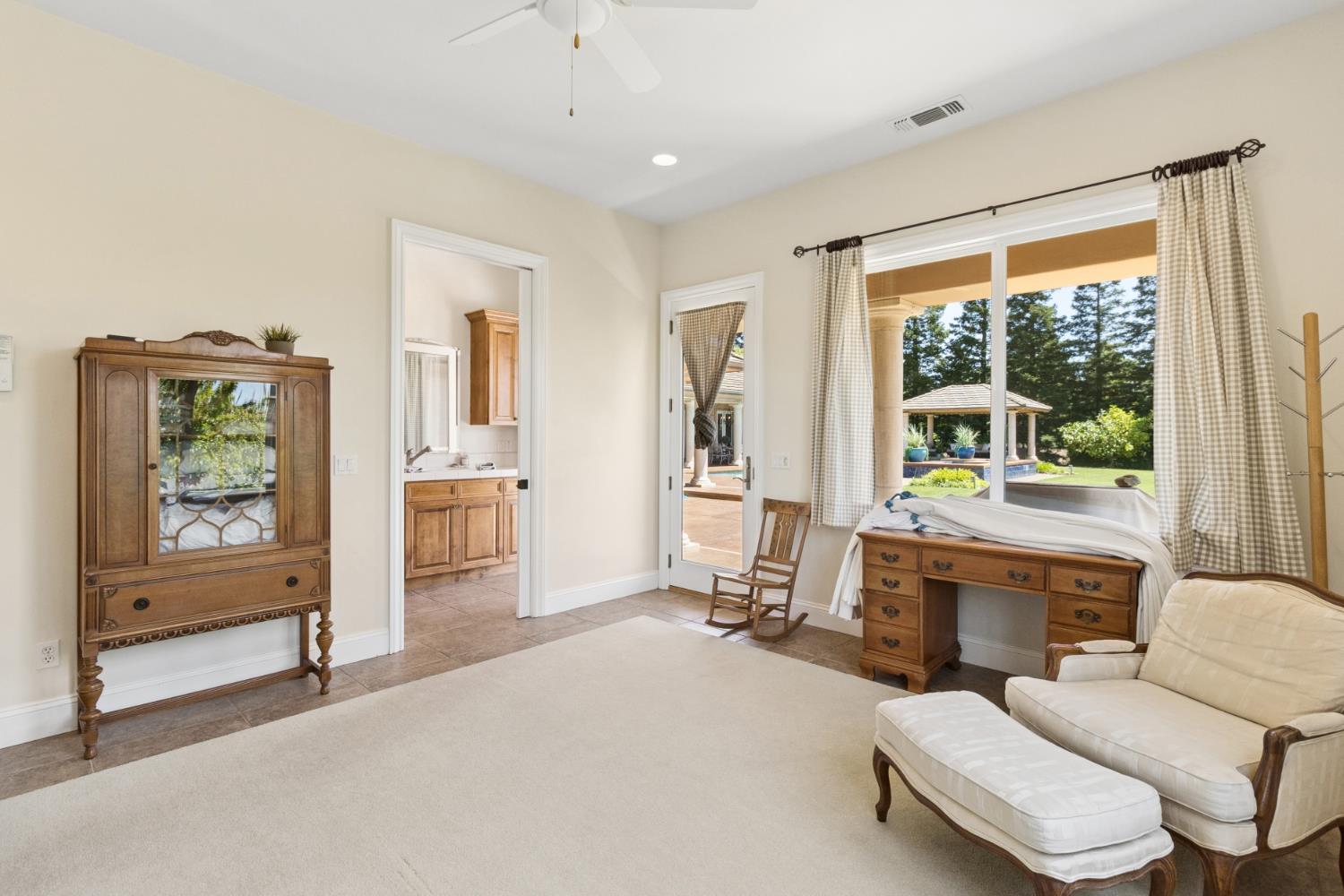 Sacramento, California, 95830, United States, 4 Bedrooms Bedrooms, ,4 BathroomsBathrooms,Residential,Active,2045041