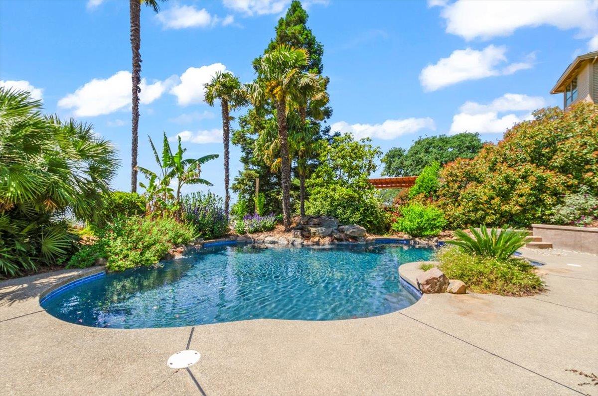 El Dorado Hills, California, 95762, United States, 4 Bedrooms Bedrooms, ,3 BathroomsBathrooms,Residential,Active,1894237