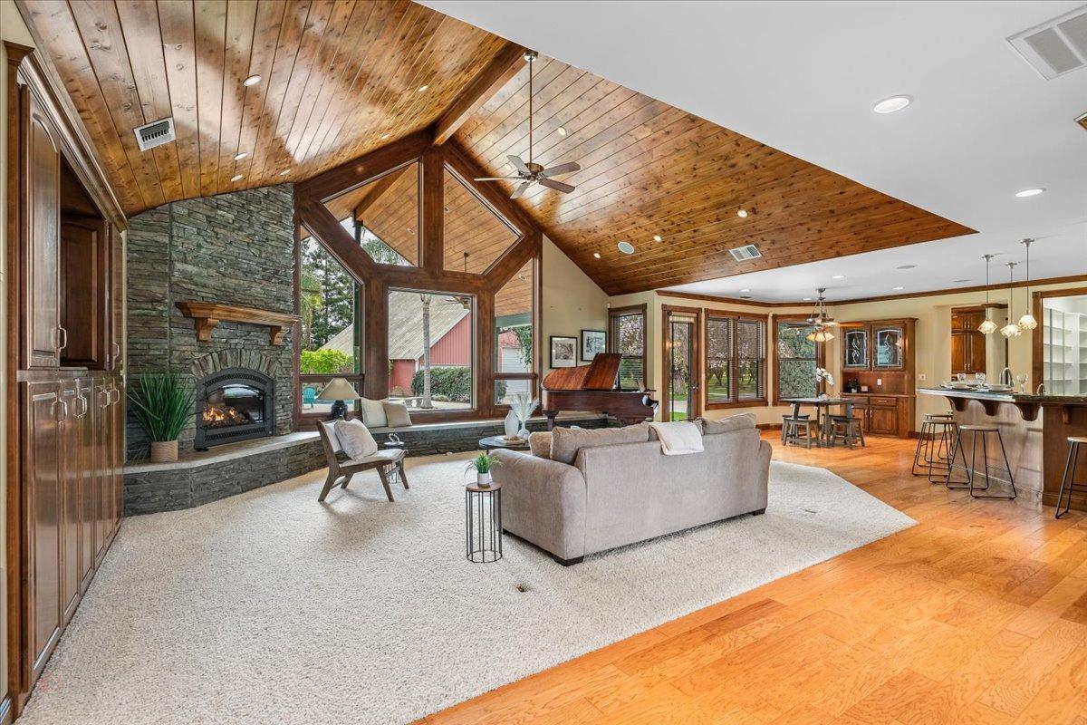 Ripon, California, 95366, United States, 3 Bedrooms Bedrooms, ,5 BathroomsBathrooms,Residential,Active,1808206