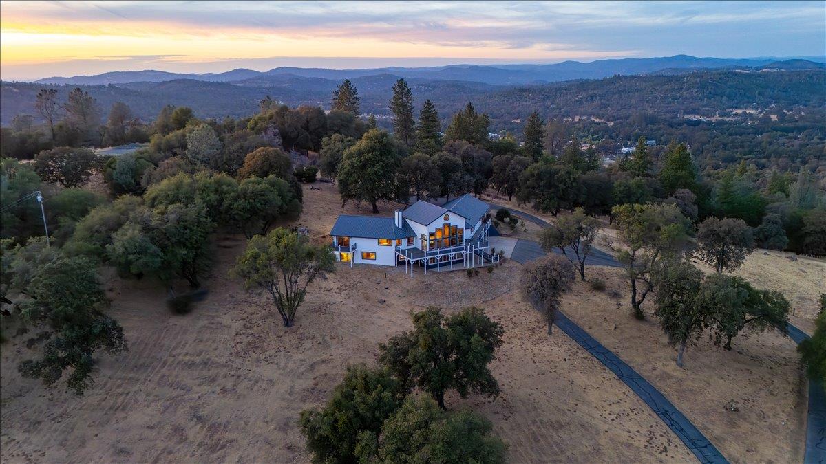 Penn Valley, California, 95946, United States, 4 Bedrooms Bedrooms, ,5 BathroomsBathrooms,Residential,Active,1941359