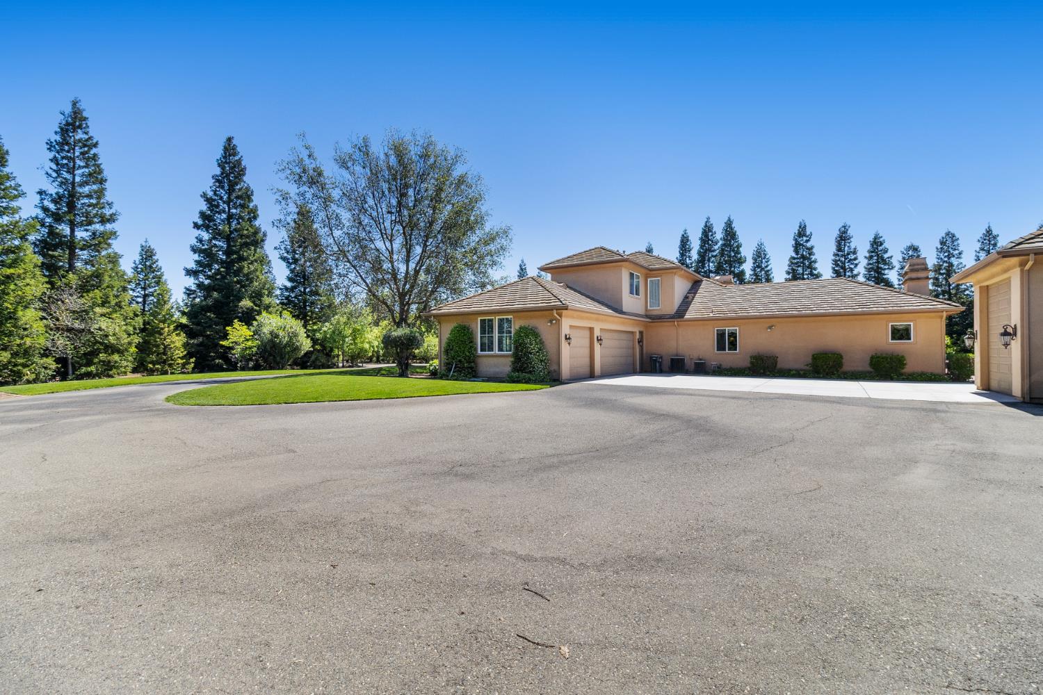 Sacramento, California, 95830, United States, 4 Bedrooms Bedrooms, ,4 BathroomsBathrooms,Residential,Active,2045041