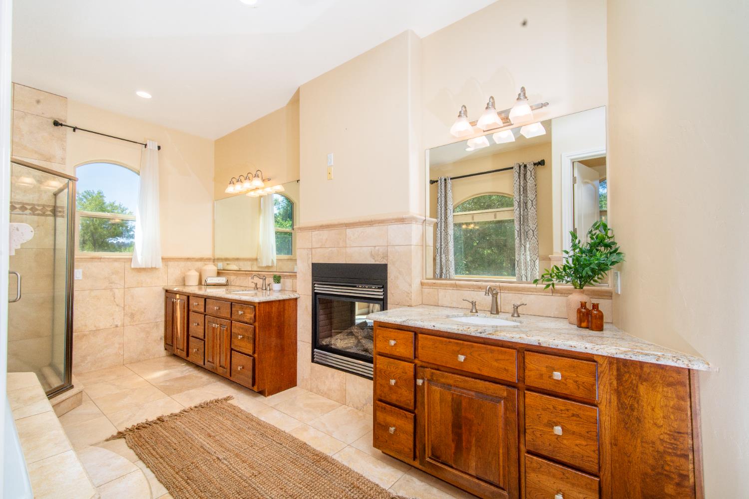 Shingle Springs, California, 95682, United States, ,4 BathroomsBathrooms,Residential,Active,1829887