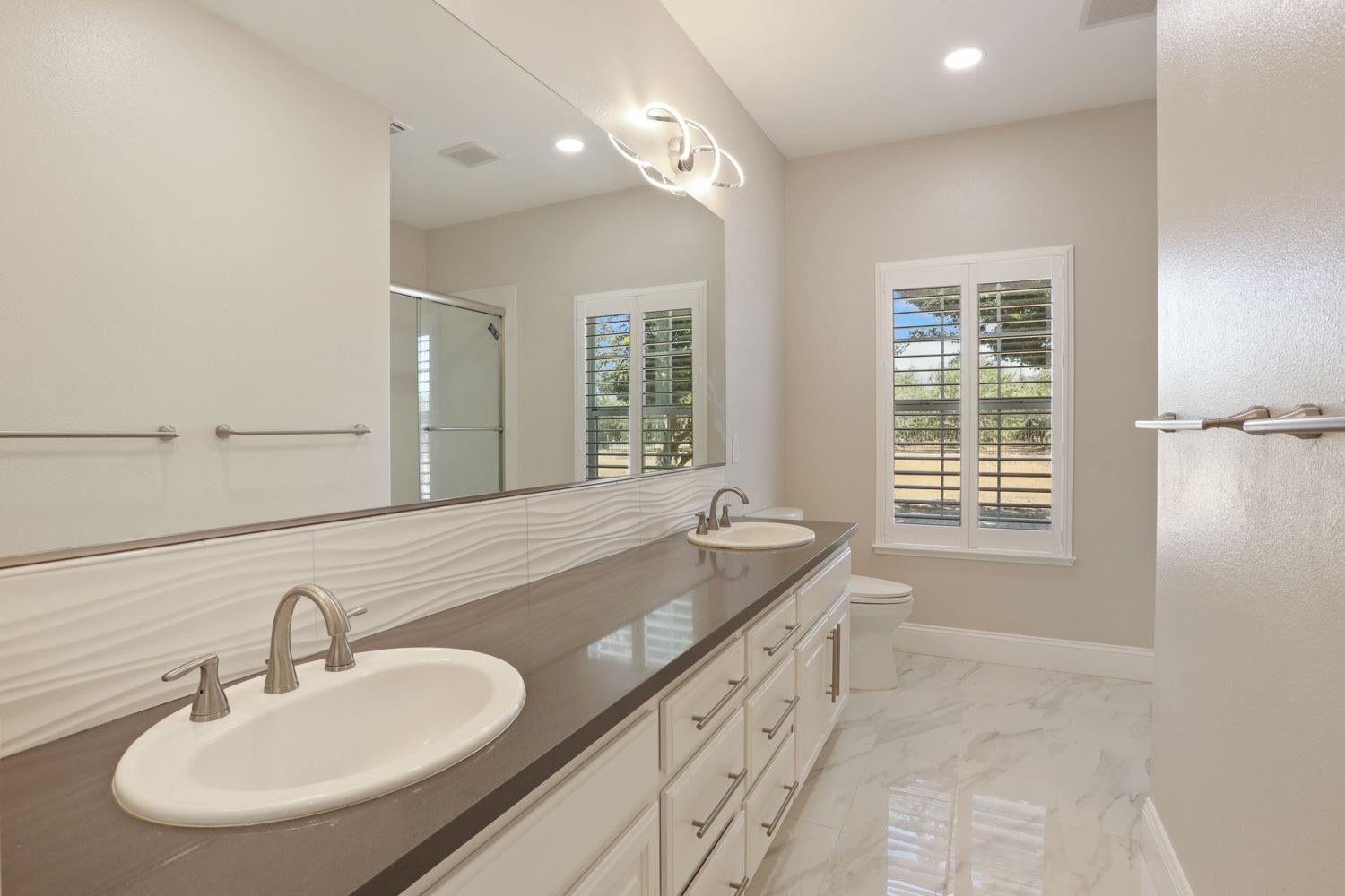 Manteca, California, 95336, United States, 4 Bedrooms Bedrooms, ,3 BathroomsBathrooms,Residential,Active,1946532