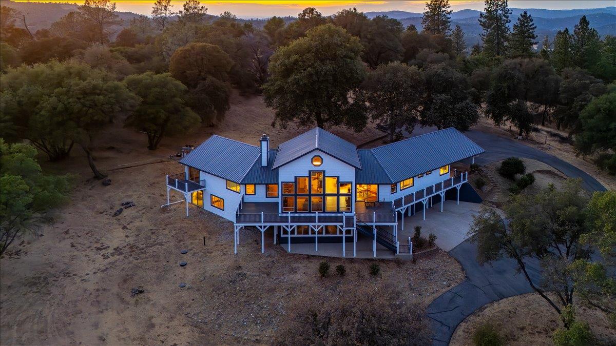 Penn Valley, California, 95946, United States, 4 Bedrooms Bedrooms, ,5 BathroomsBathrooms,Residential,Active,1941359