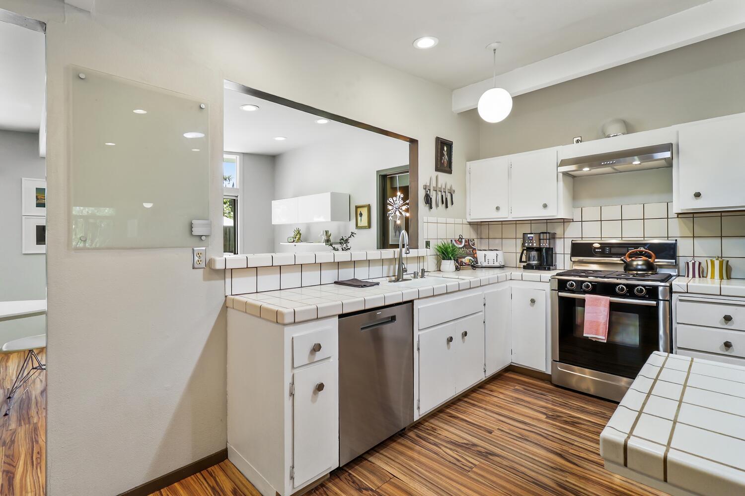 Davis, California, 95616, United States, 4 Bedrooms Bedrooms, ,3 BathroomsBathrooms,Residential,Active,1922279